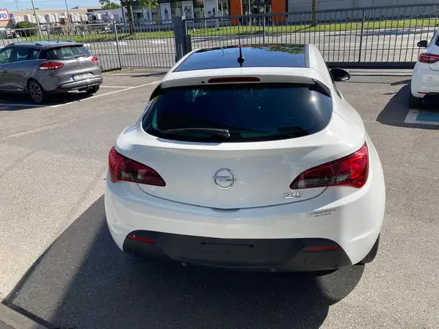 Opel Astra view 6