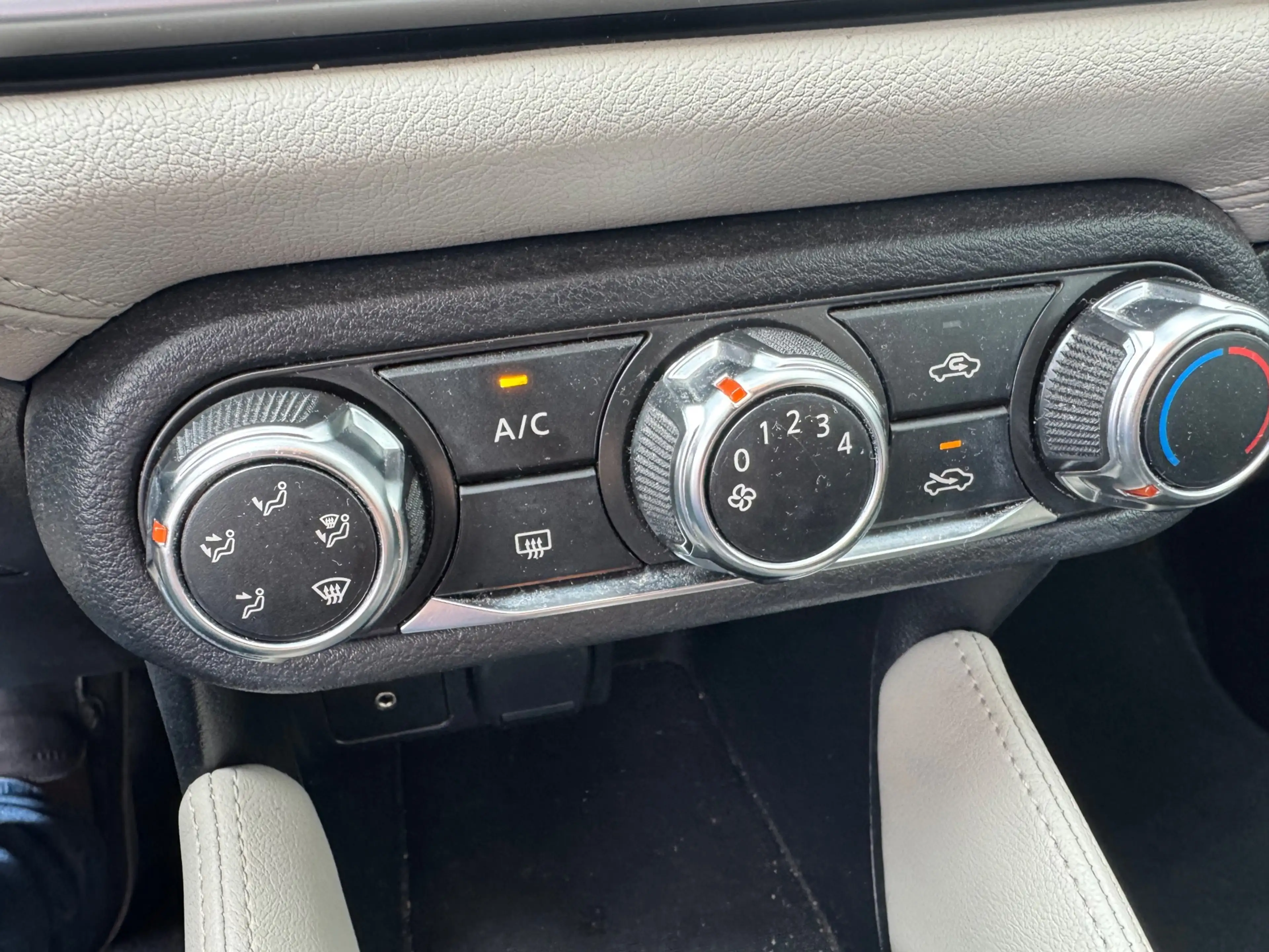 Nissan Micra 1.0 IG-T N-Connecta AUTOMAAT / AIRCO / EL.PAKKET / — photo 15