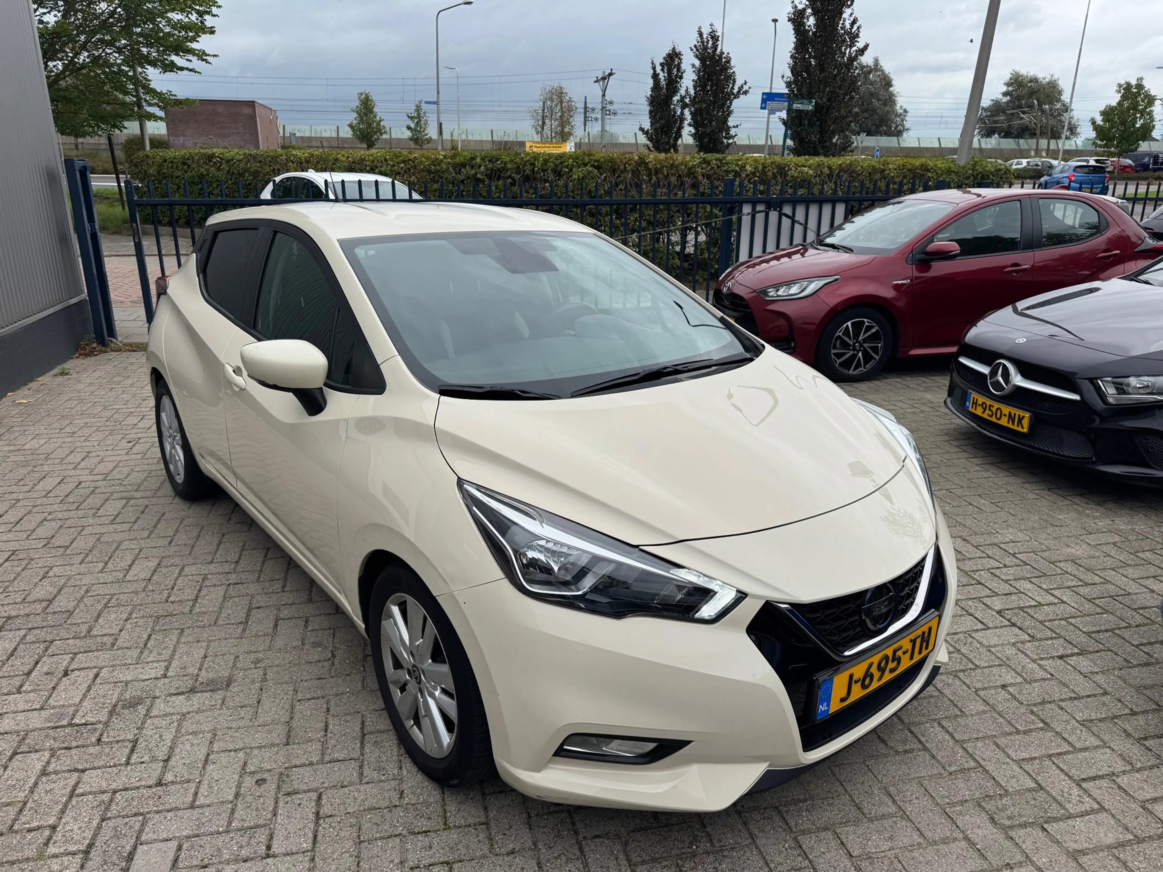 Nissan Micra 1.0 IG-T N-Connecta AUTOMAAT / AIRCO / EL.PAKKET / — photo 3