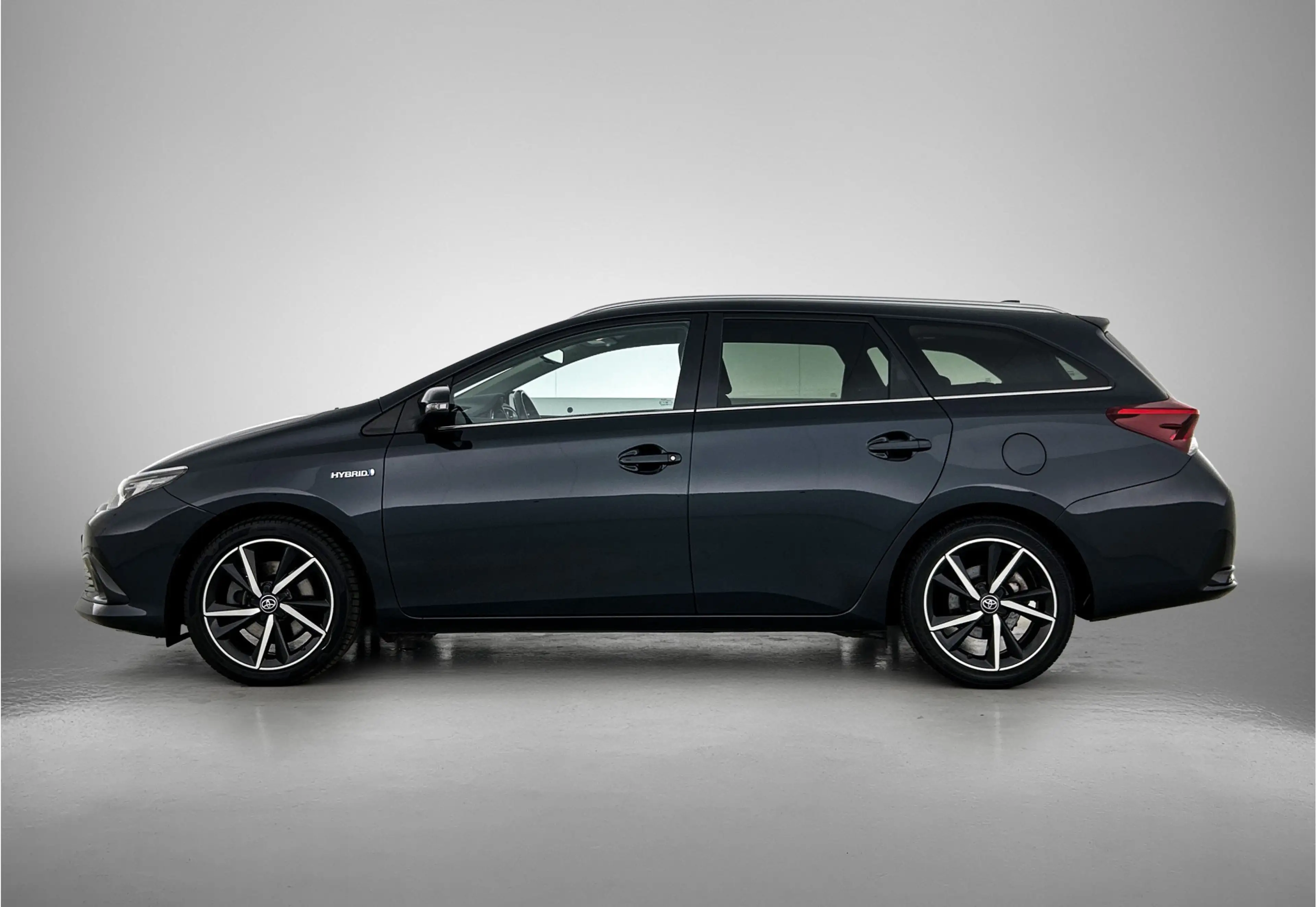 Toyota Auris Touring Sports 1.8 Hybrid Dynamic Ultimate | Panor — photo 3