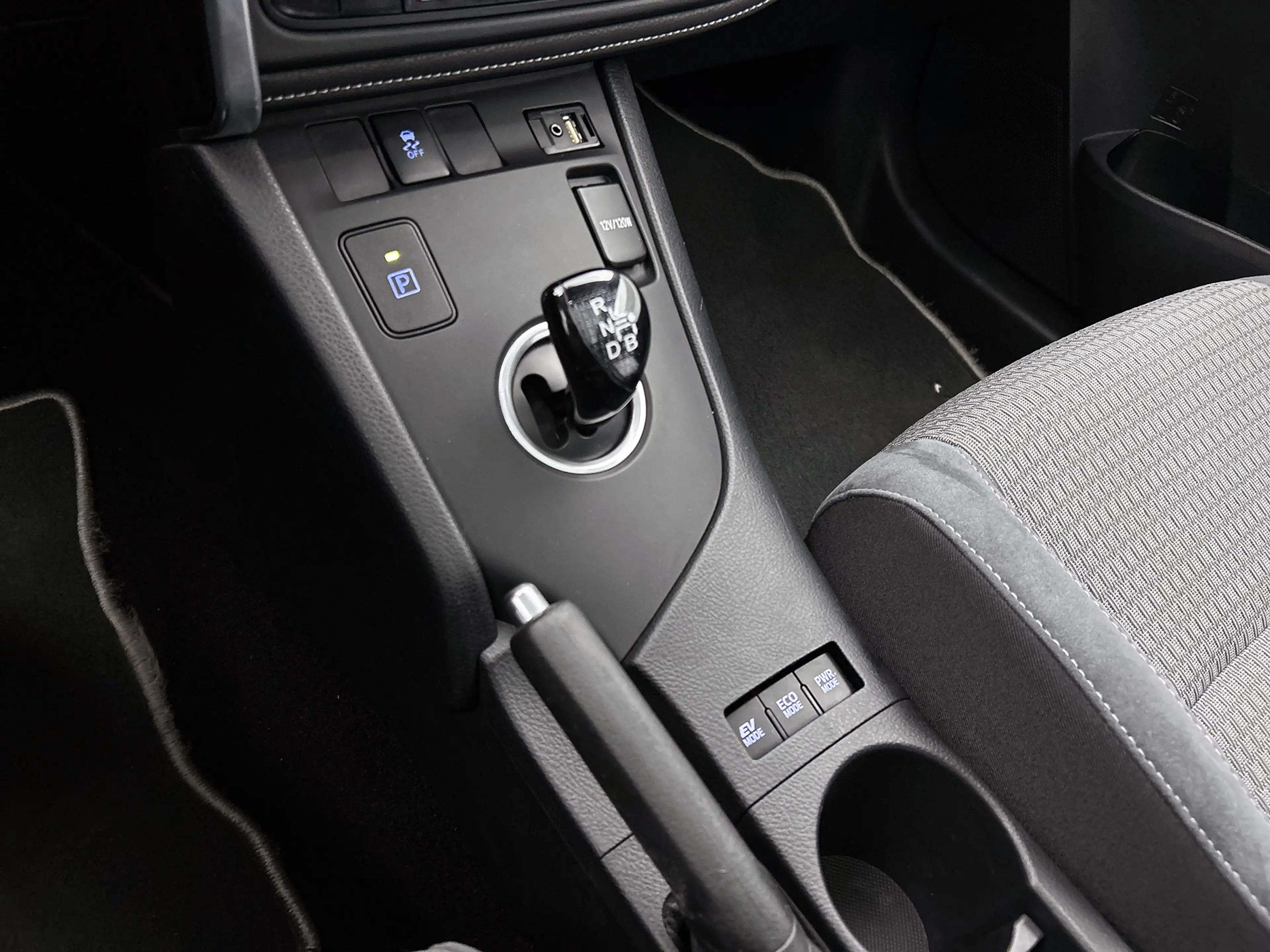 Toyota Auris Touring Sports 1.8 Hybrid Dynamic Ultimate | Panor — photo 13