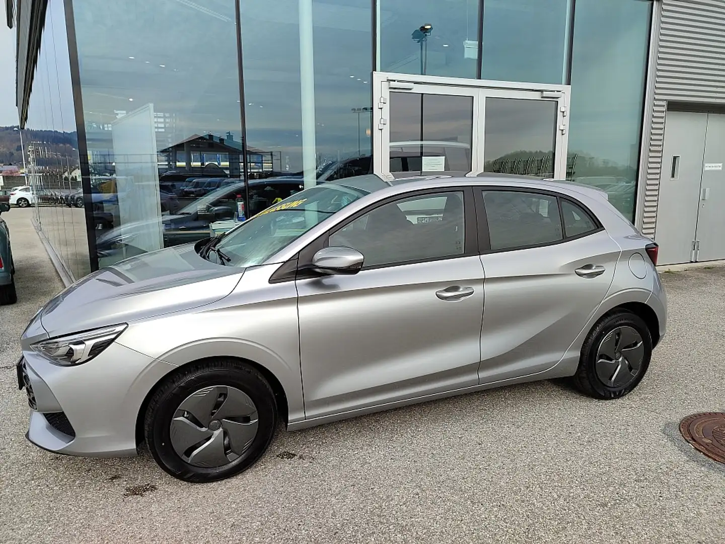 MG MG3 Select Argent - 2