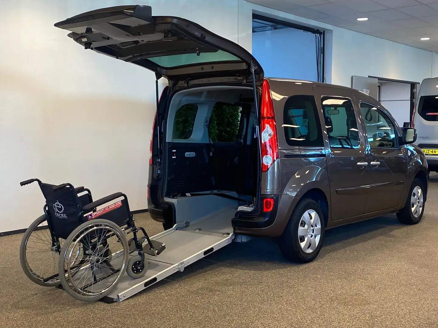 Renault Kangoo Rolstoelauto Automaat Bruin - 2