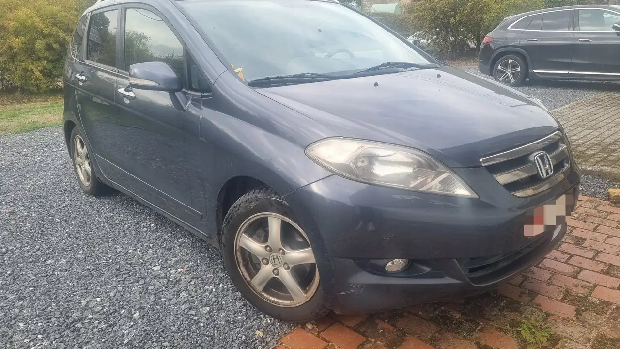 Honda FR-V