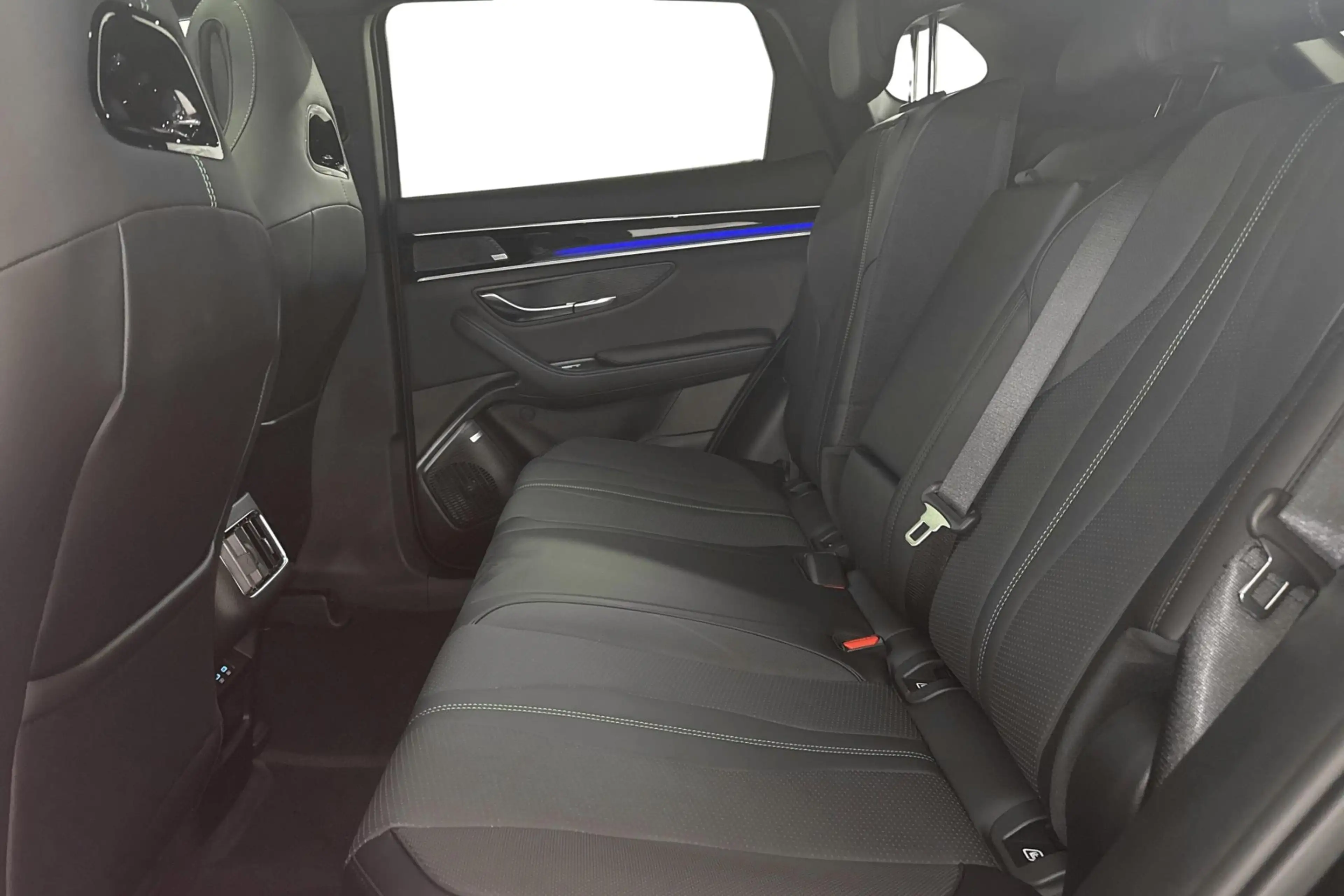 BYD Seal U DM-I 1.5 DM-i Boost PHEV — photo 7