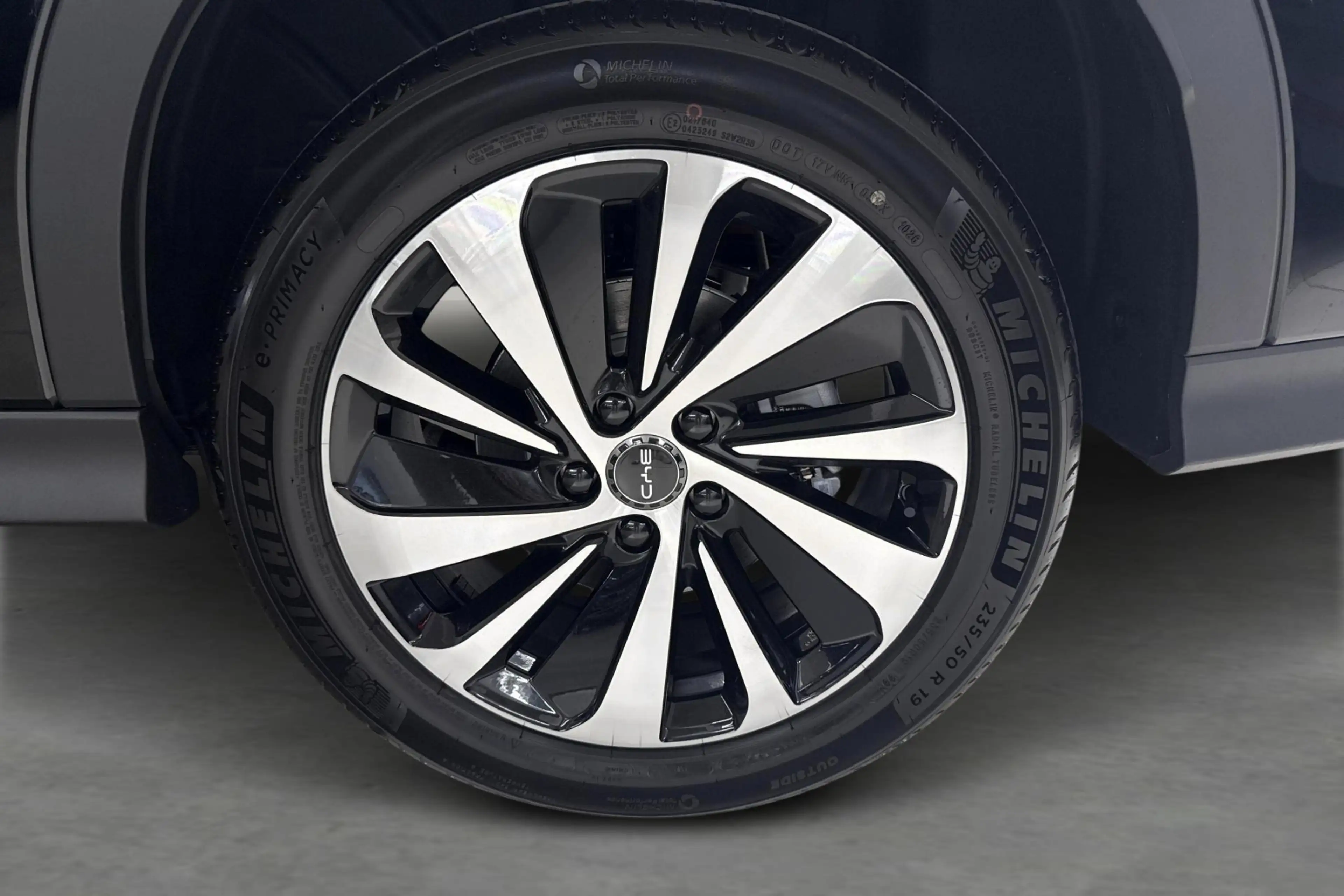 BYD Seal U DM-I 1.5 DM-i Boost PHEV — photo 8