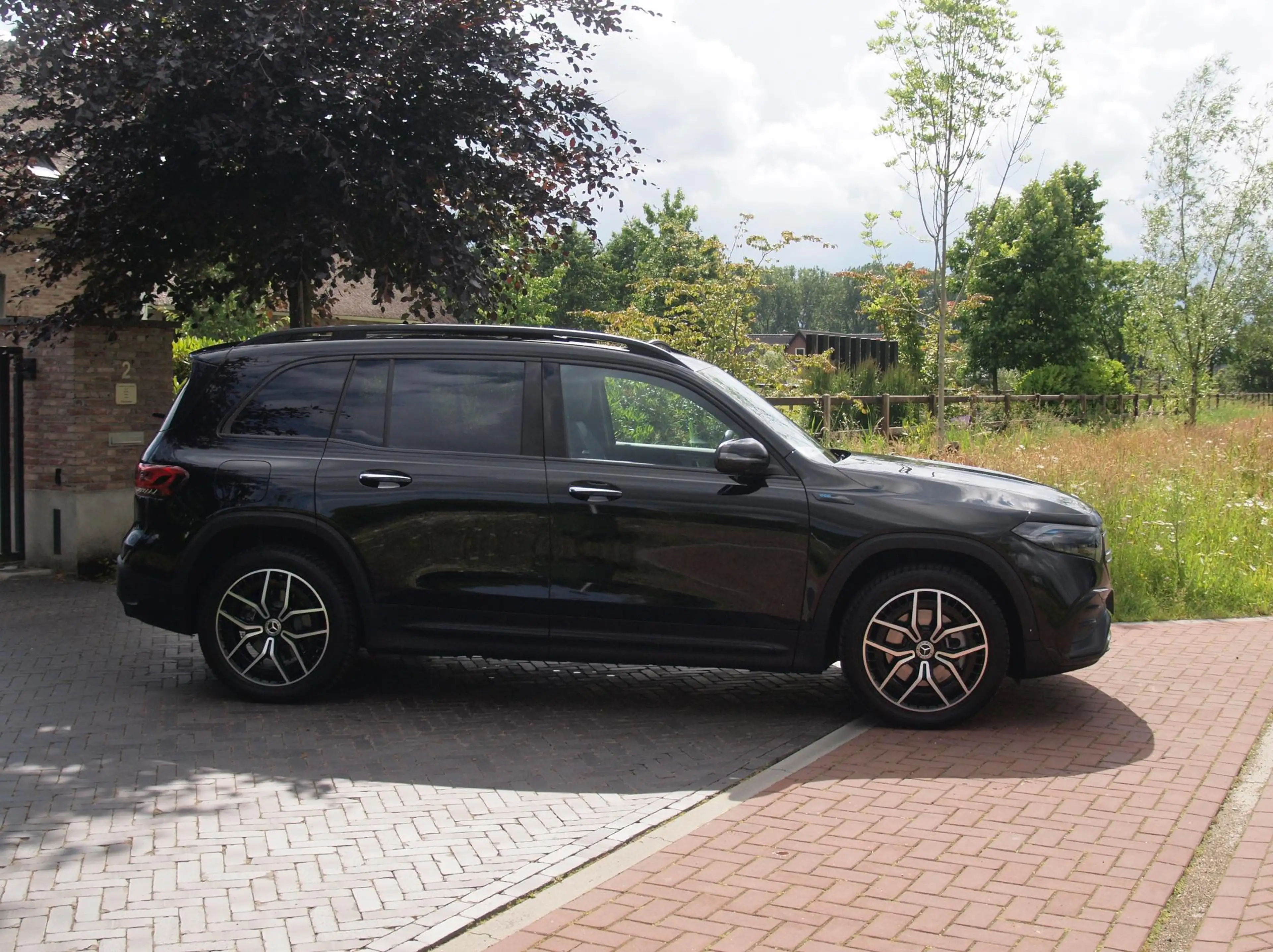 Mercedes-Benz EQB 250 AMG Line 7 Persoons 67 kWh | SOH 94% | Panoramadak — photo 11