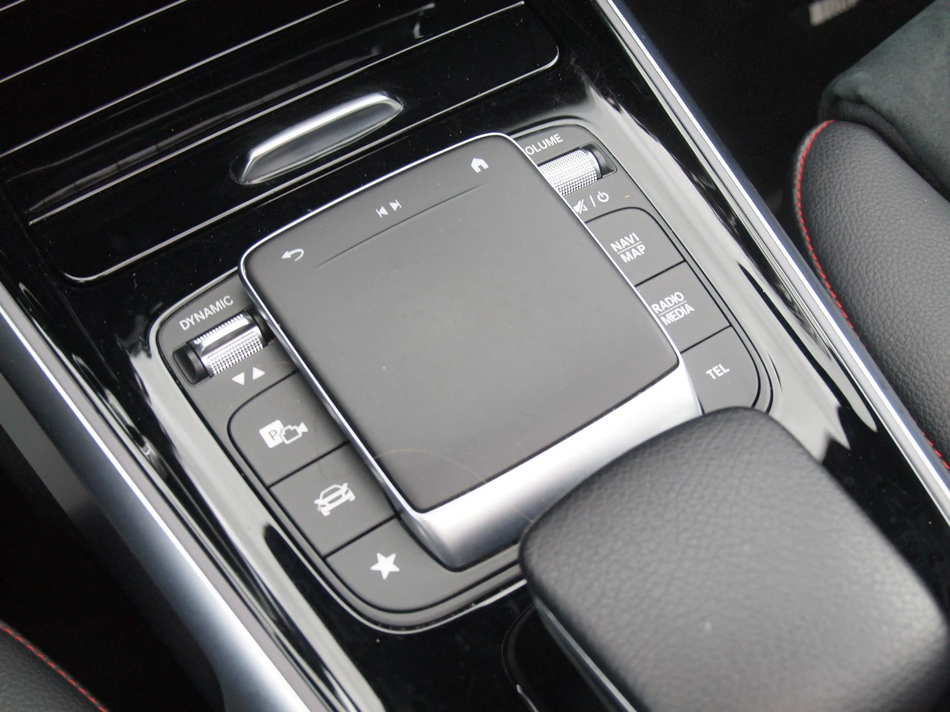 Mercedes-Benz EQB 250 AMG Line 7 Persoons 67 kWh | SOH 94% | Panoramadak — photo 26