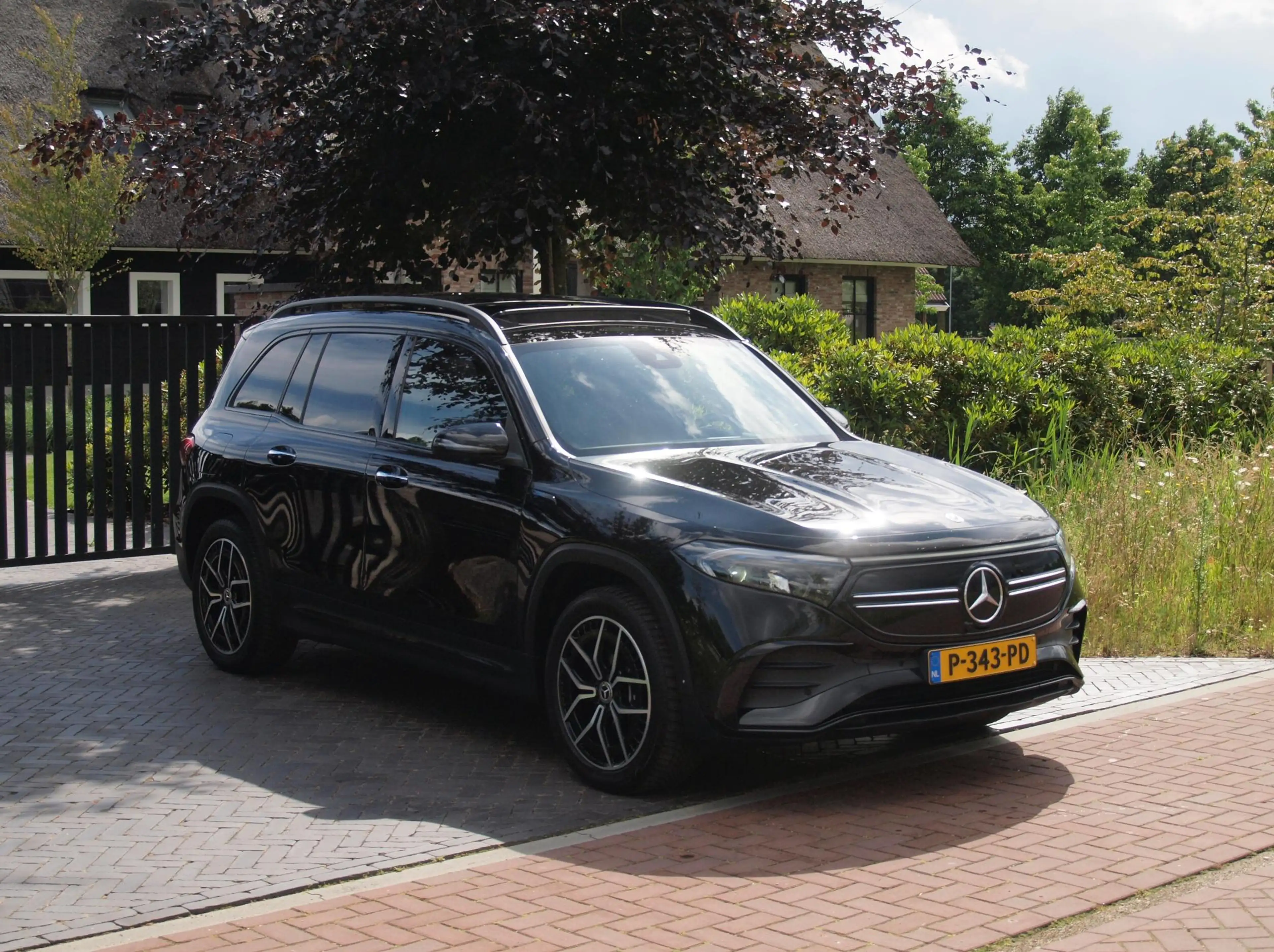 Mercedes-Benz EQB 250 AMG Line 7 Persoons 67 kWh | SOH 94% | Panoramadak — photo 4