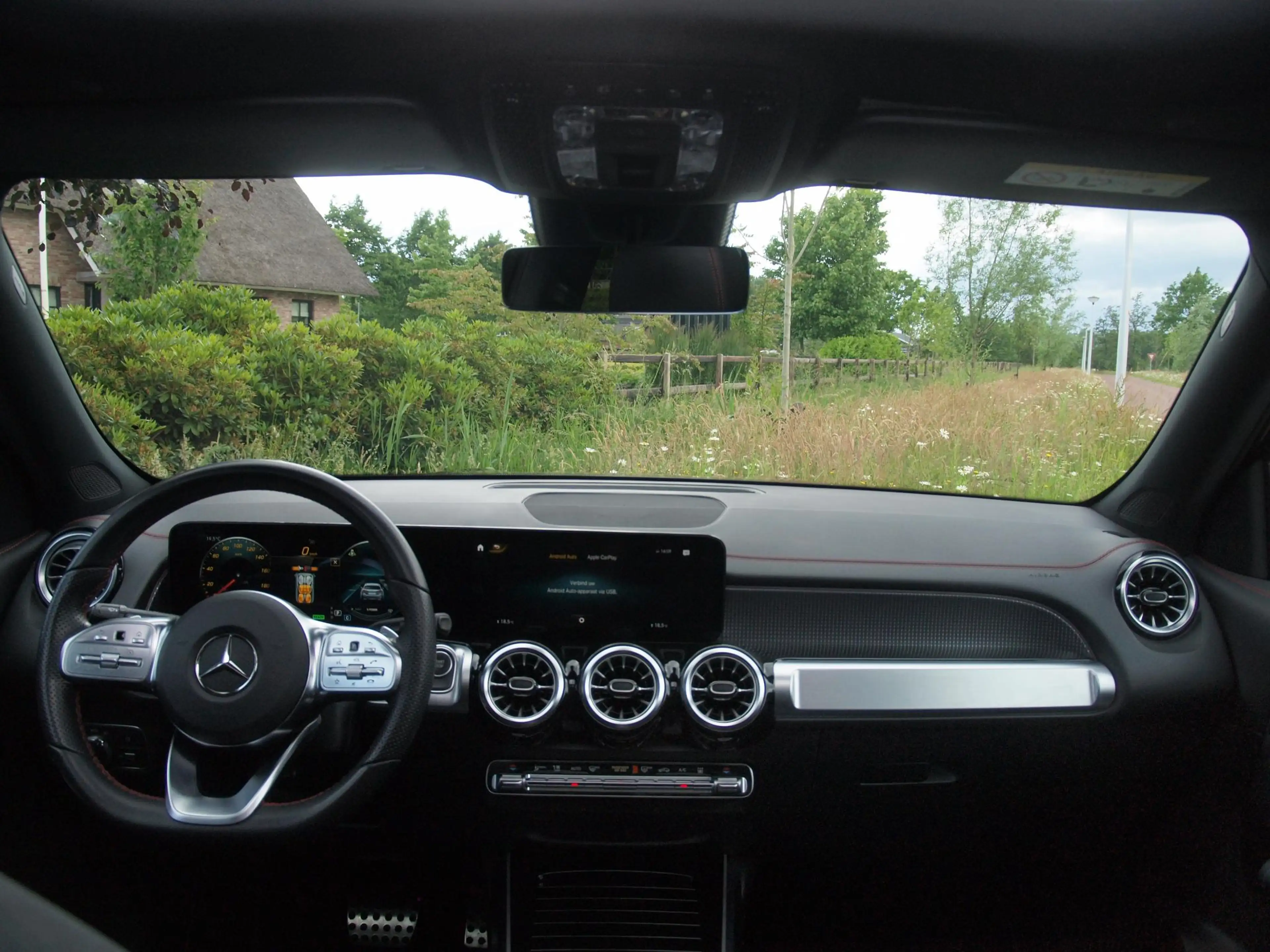 Mercedes-Benz EQB 250 AMG Line 7 Persoons 67 kWh | SOH 94% | Panoramadak — photo 16