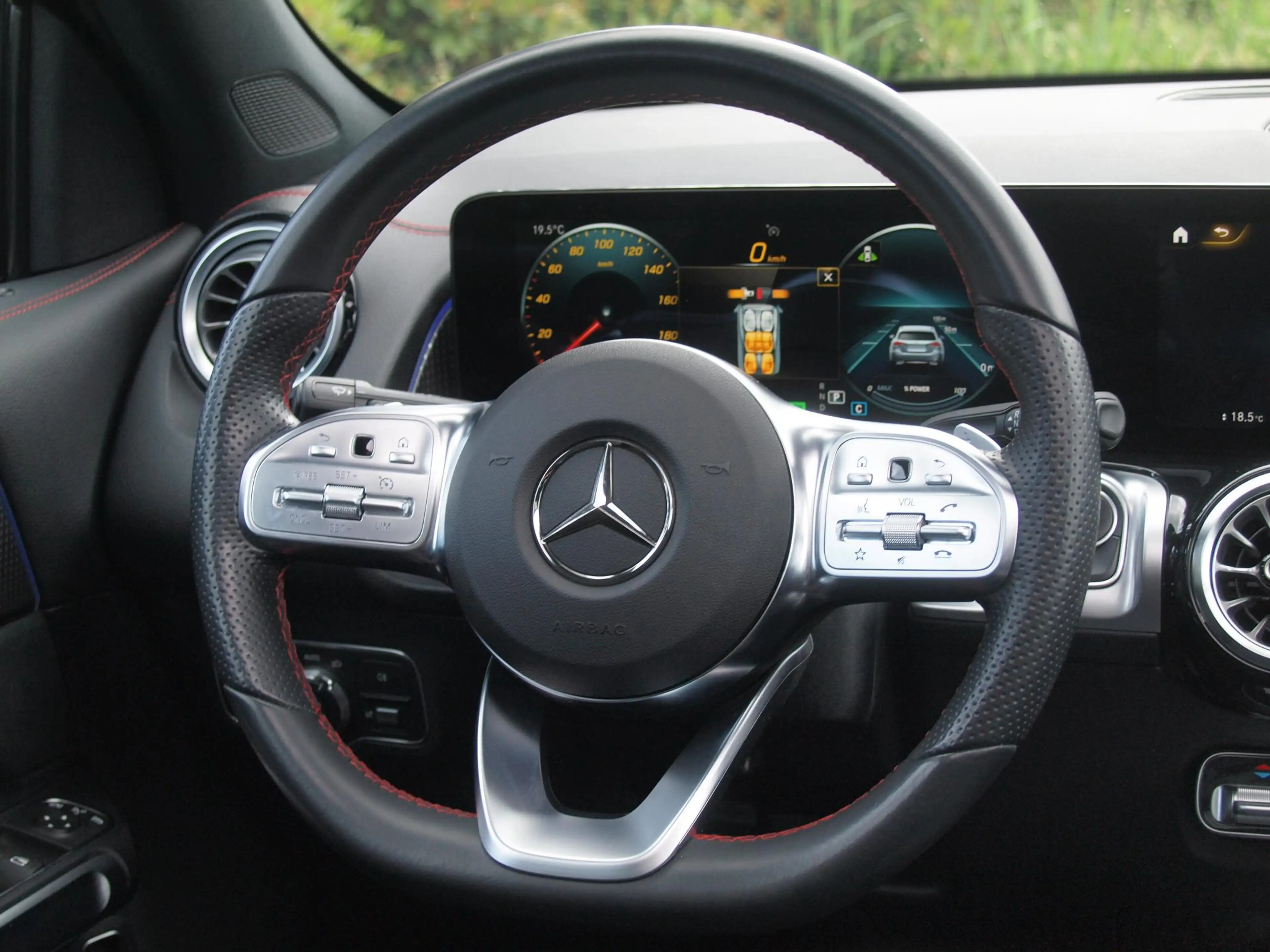 Mercedes-Benz EQB 250 AMG Line 7 Persoons 67 kWh | SOH 94% | Panoramadak — photo 17
