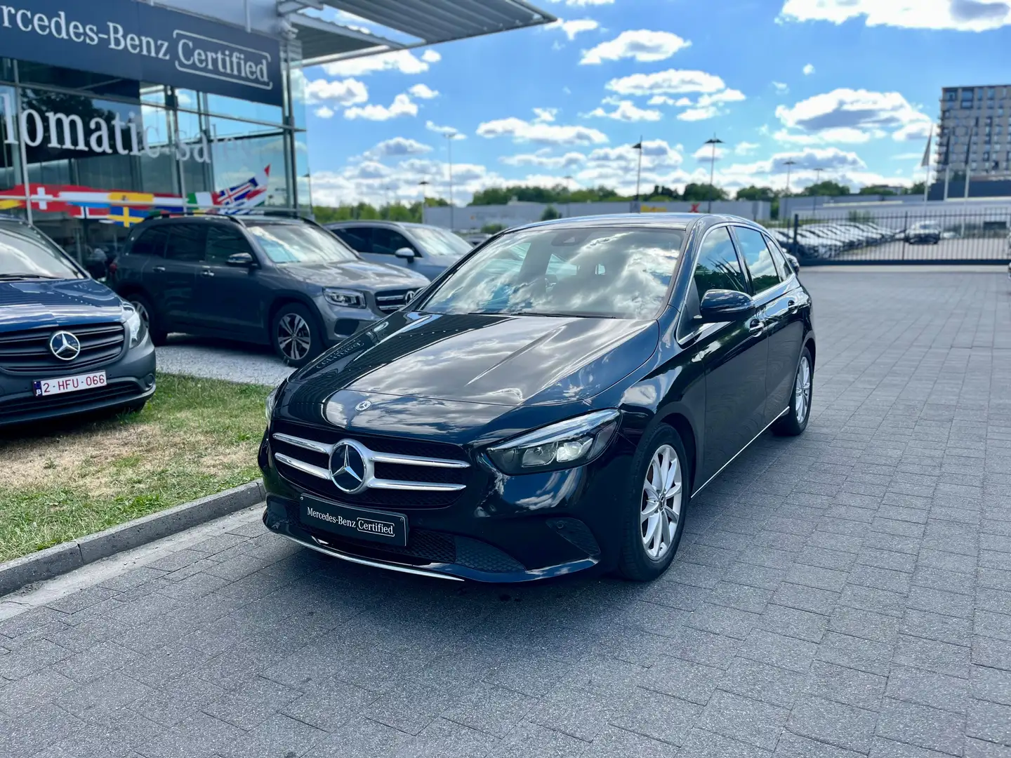 Mercedes-Benz B 180 B 180 Launch Edition Zwart - 1