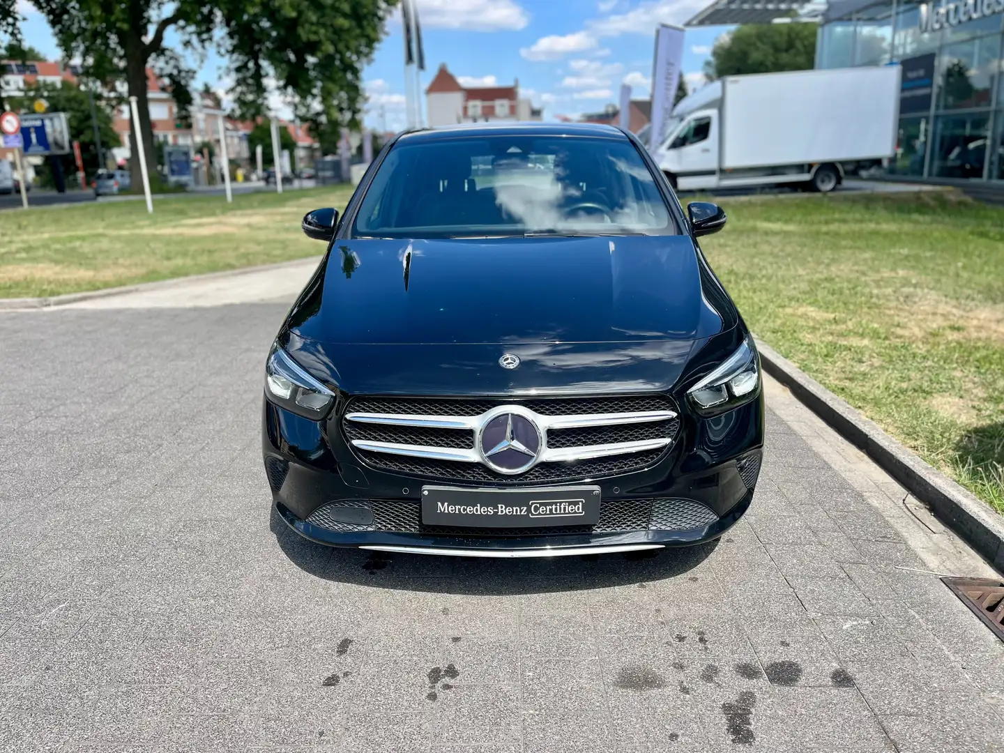 Mercedes-Benz B 180 B 180 Launch Edition Zwart - 2