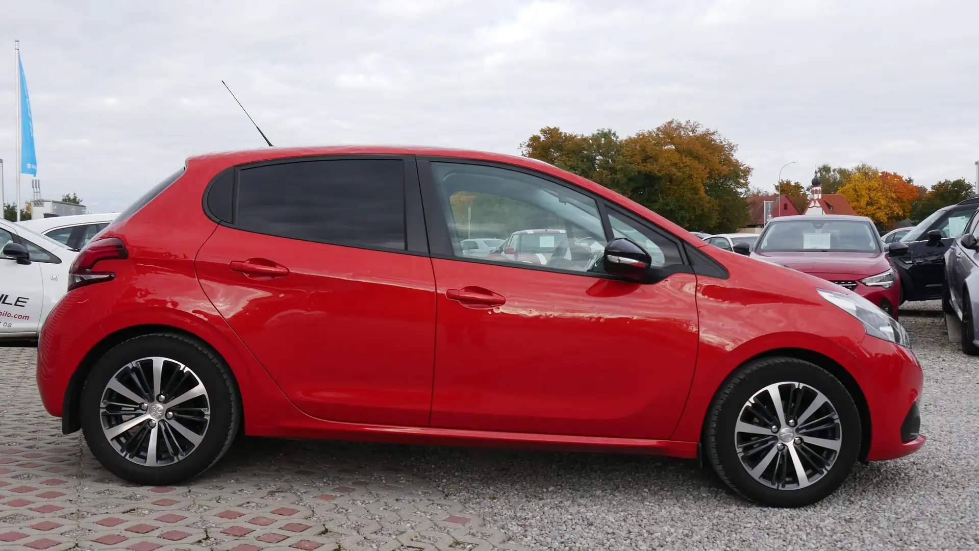 Peugeot 208 2. Hand Scheckheft Pano CarPlay Tempom Kamera Sitz Arancione - 2