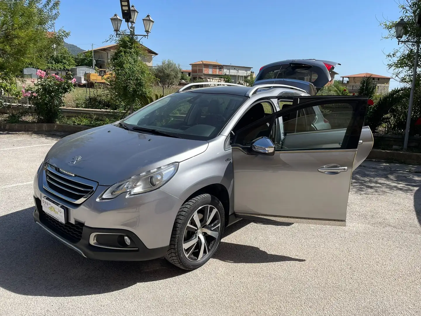 Peugeot 2008 1.6 HDI 120cv Black Matt Gris - 1