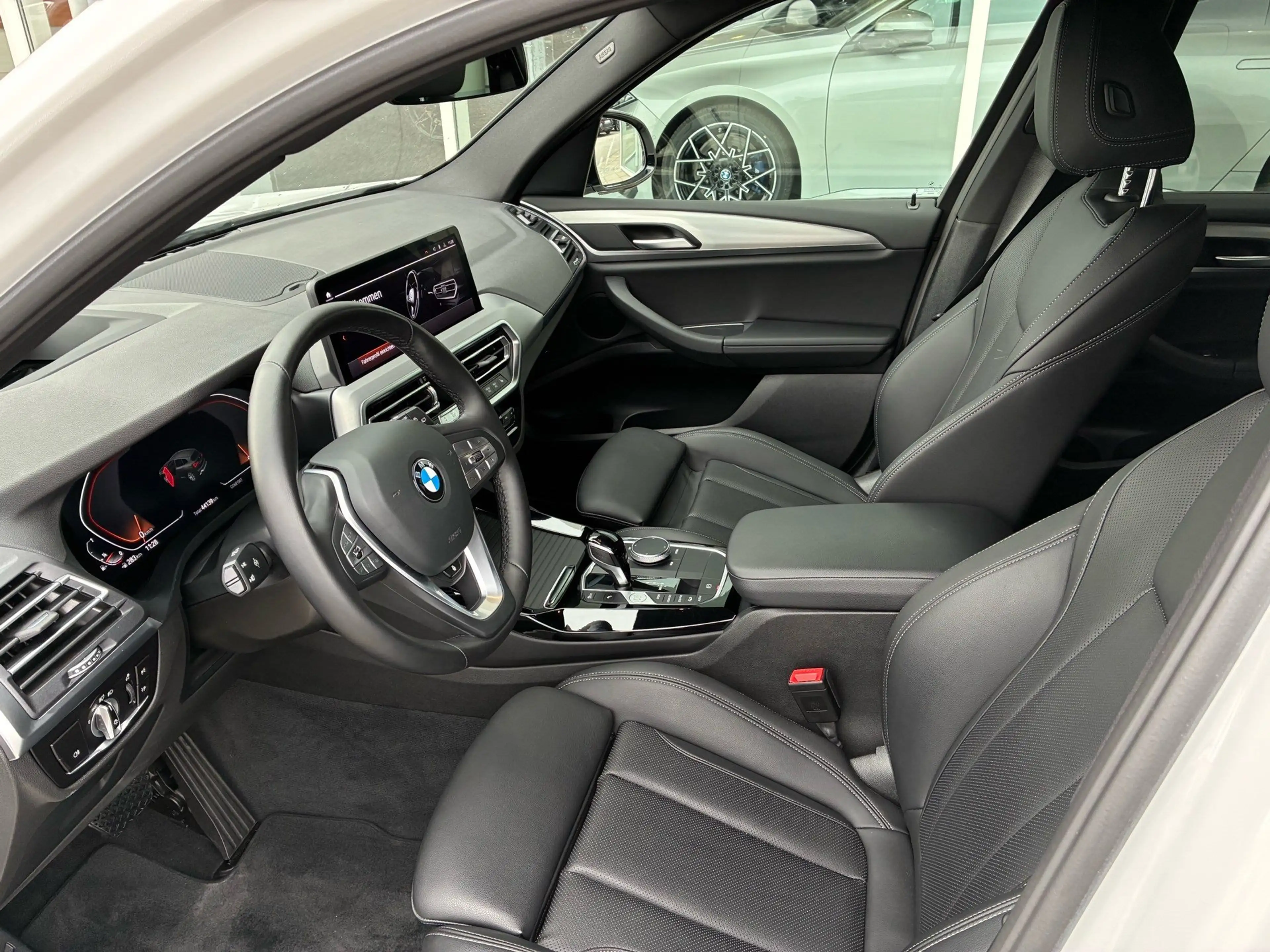 BMW X3 xDrive20i AT — photo 9