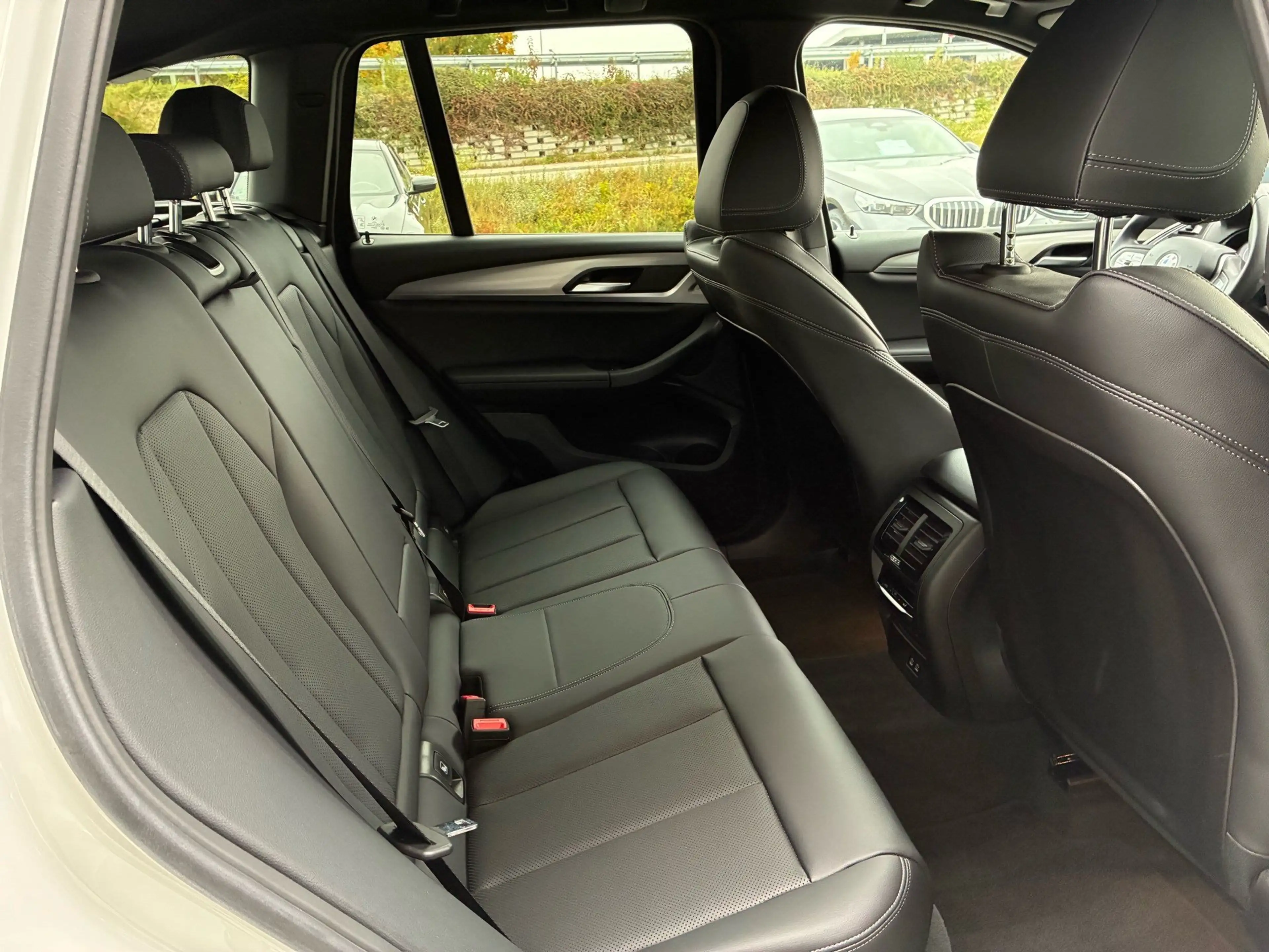 BMW X3 xDrive20i AT — photo 12