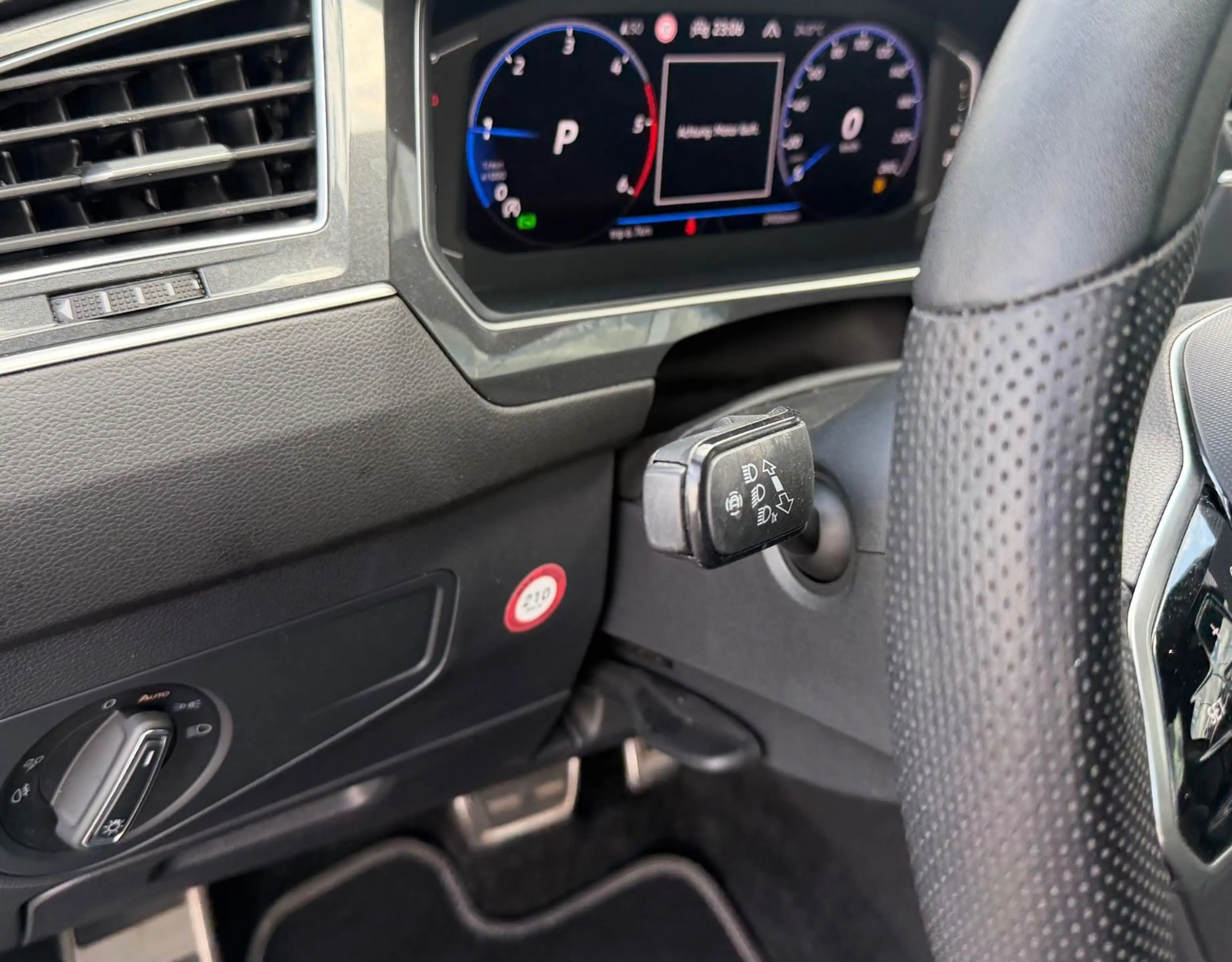 Volkswagen Tiguan Allspace R-Line 4Motion — photo 6
