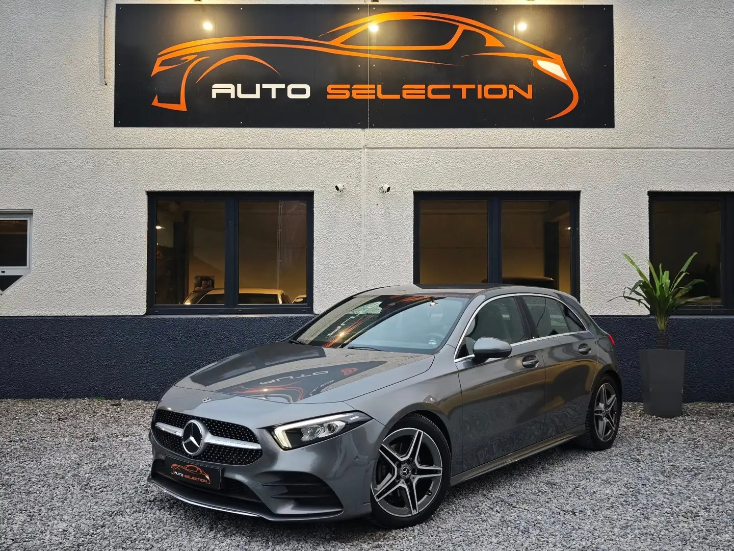 Mercedes-Benz A 180 d AMG 7G-TRONIC | CAMERA | DYN SELECT | FULL LED Gris - 1