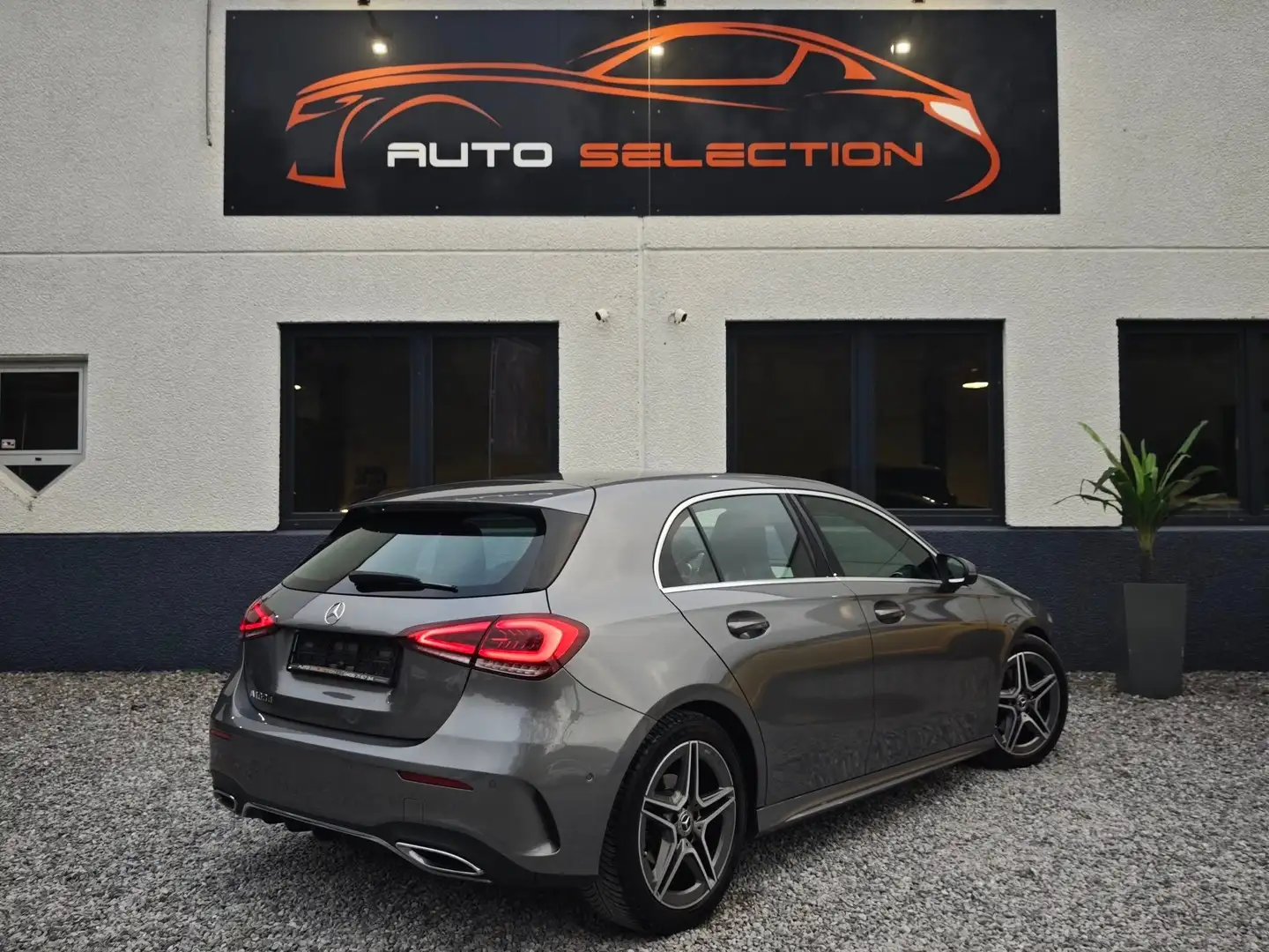 Mercedes-Benz A 180 d AMG 7G-TRONIC | CAMERA | DYN SELECT | FULL LED Gris - 2