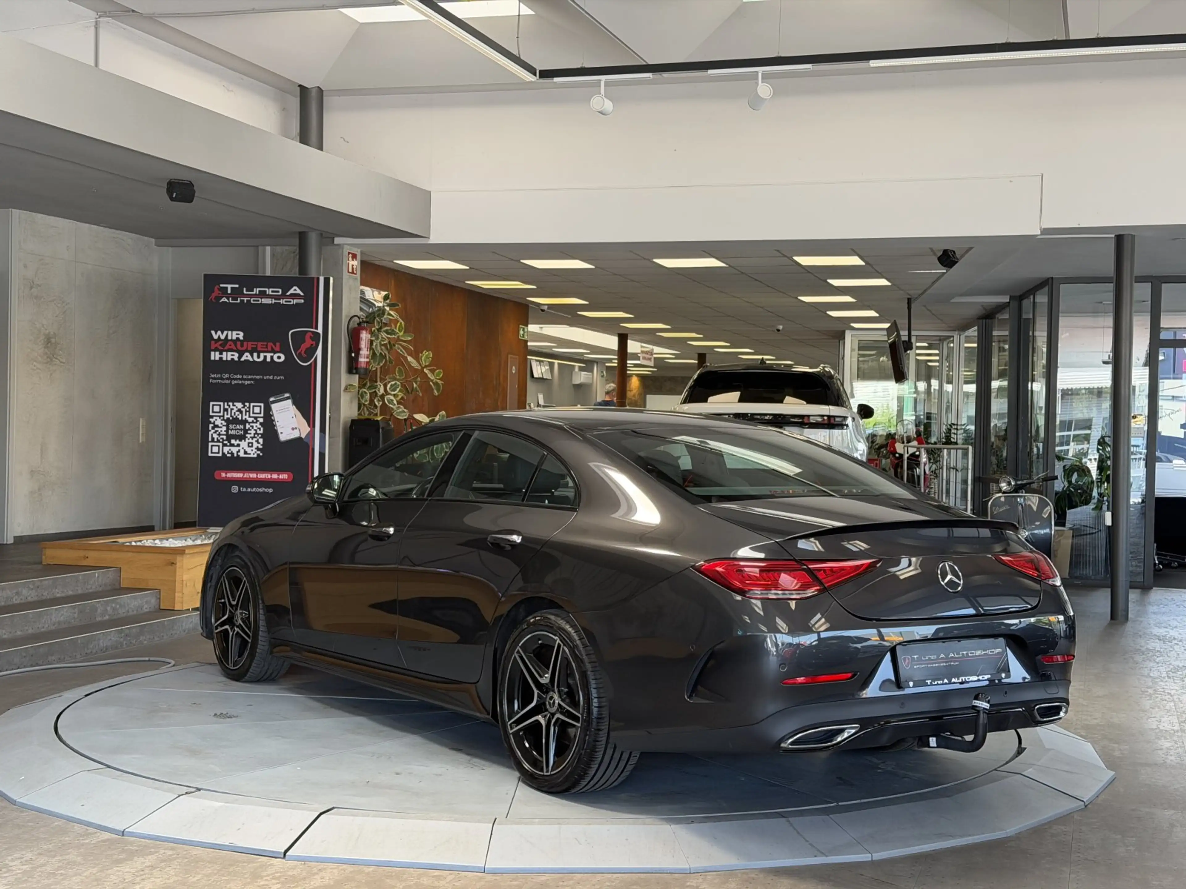 Mercedes-Benz CLS 350 d 4Matic *Schiebedach*Ambiente*360*AHK — photo 4