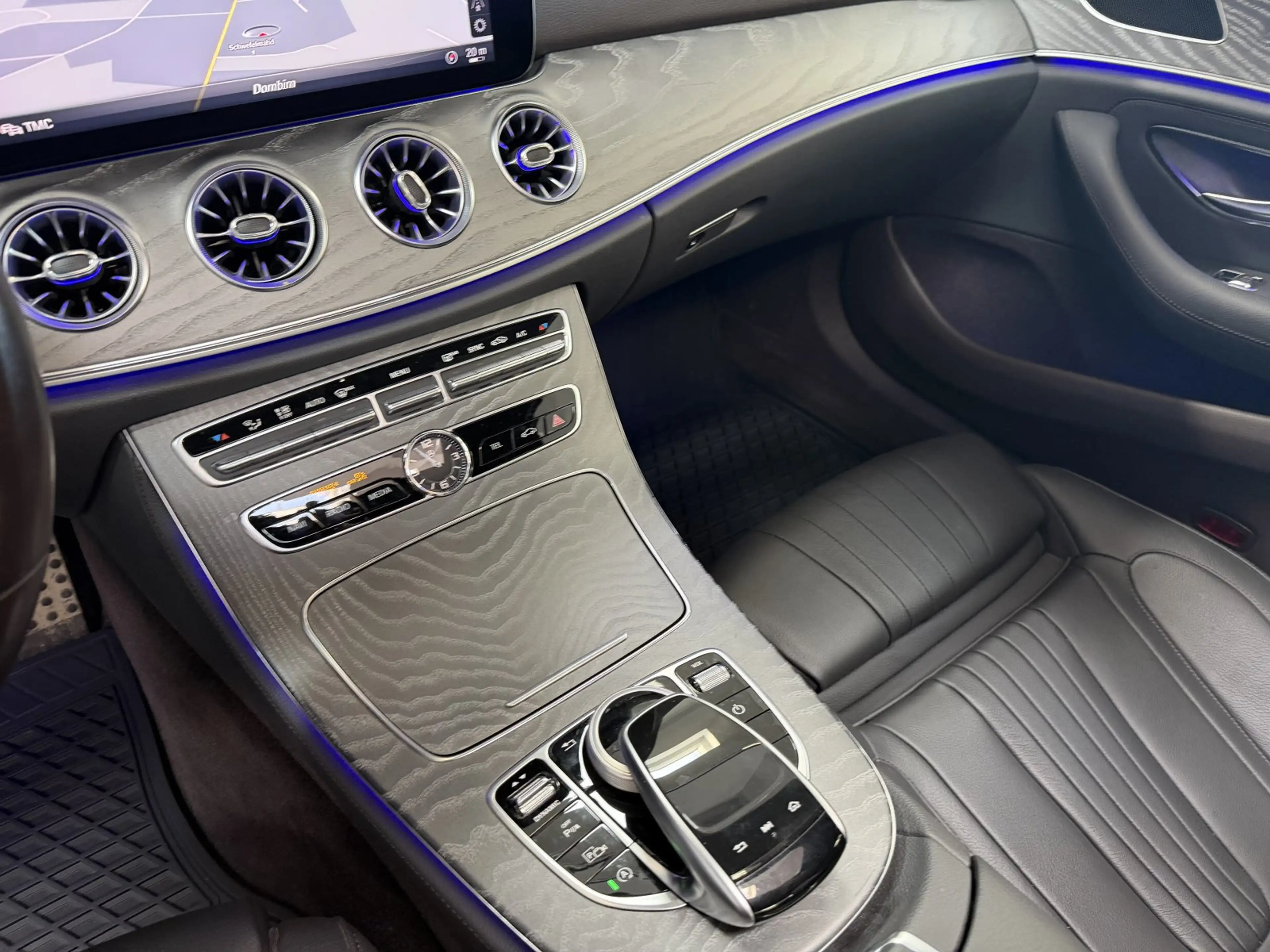 Mercedes-Benz CLS 350 d 4Matic *Schiebedach*Ambiente*360*AHK — photo 13