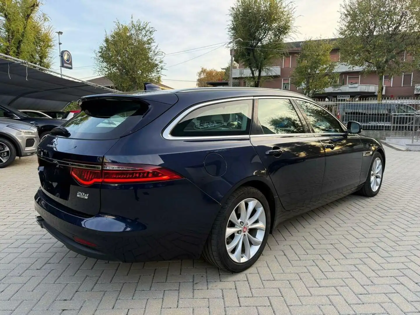 Jaguar XF Sportbrake 2.0d i4 Prestige awd 180cv auto my18 Blauw - 2