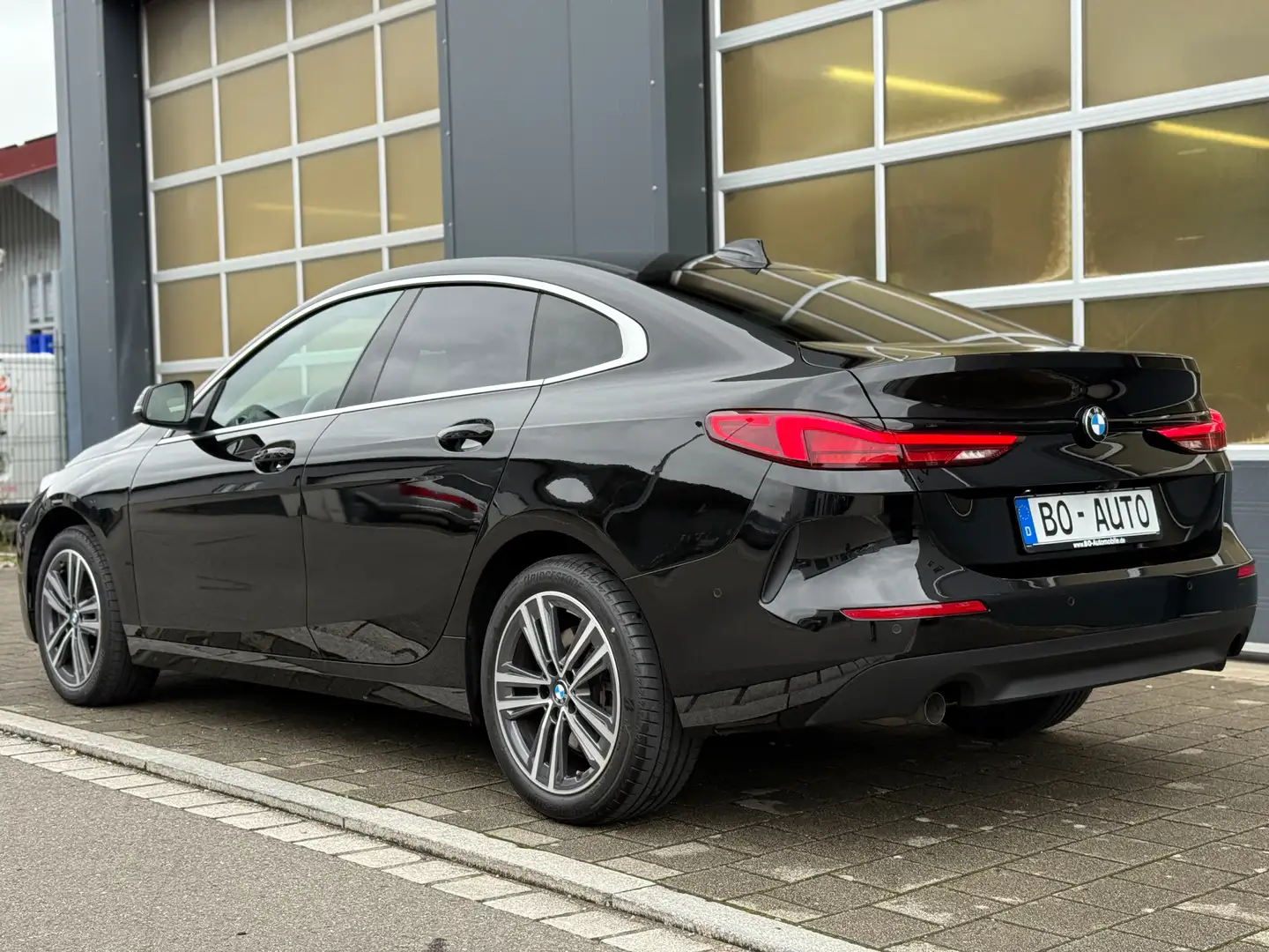 BMW 220 d xDrive Gran Coupé ACC H&K LED+ Keyless EDC 17 Schwarz - 2