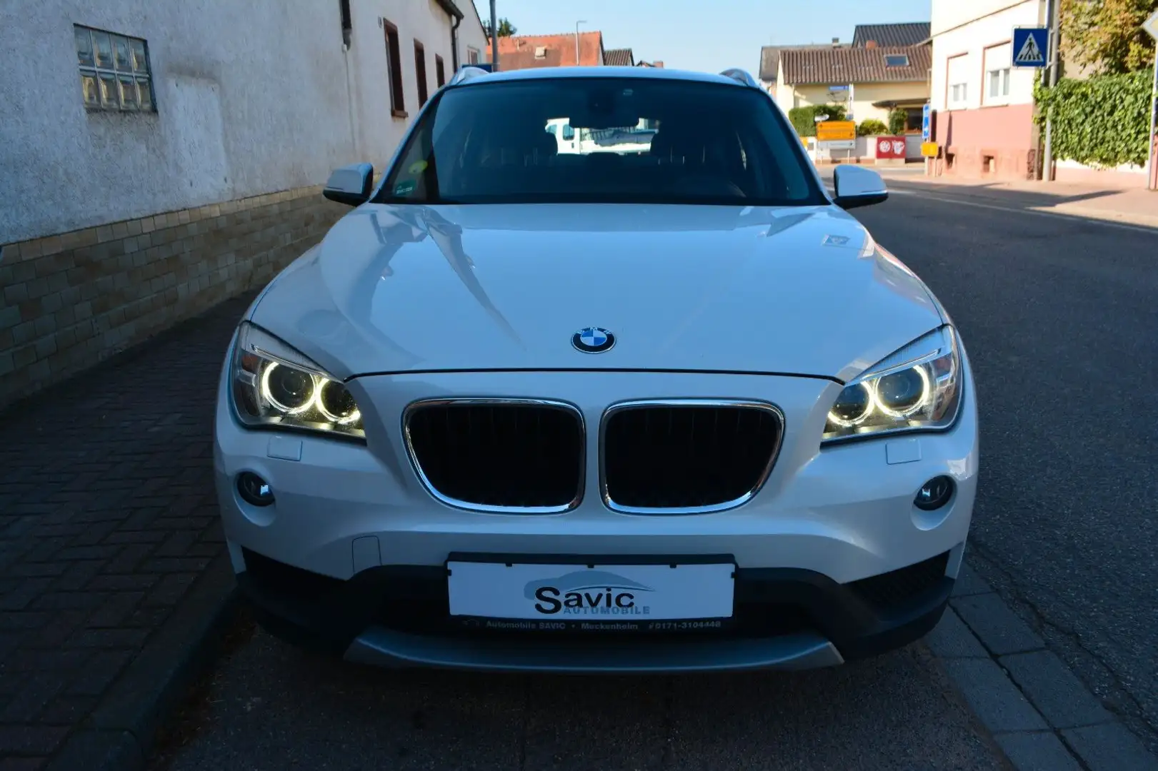 BMW X1 18 d sDrive Navi / Bi-Xenon Weiß - 1