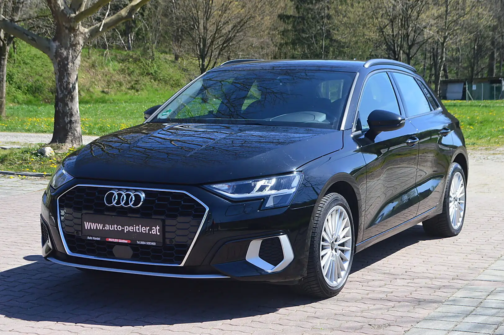 Audi A3 SB 30 TFSI S-tronic+NAVI+SHZ+LED+ Schwarz - 2