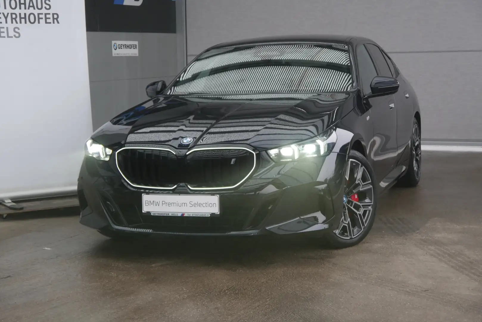 BMW i5 xDrive40 Schwarz - 2