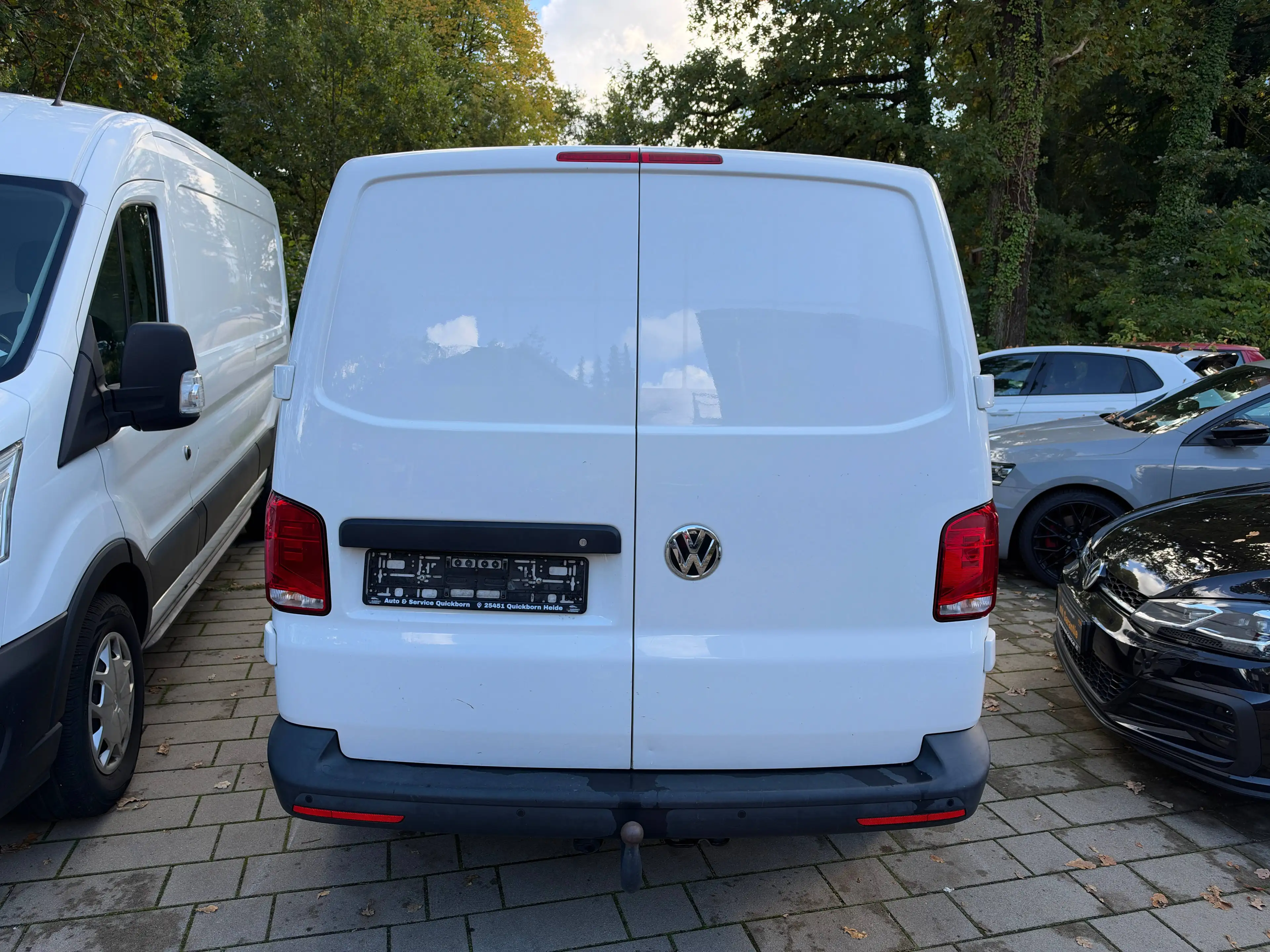 Volkswagen T6.1 Transporter FWD lang Automatik 6 Sitzer*PDC*AHK*Klima*MWST — photo 4
