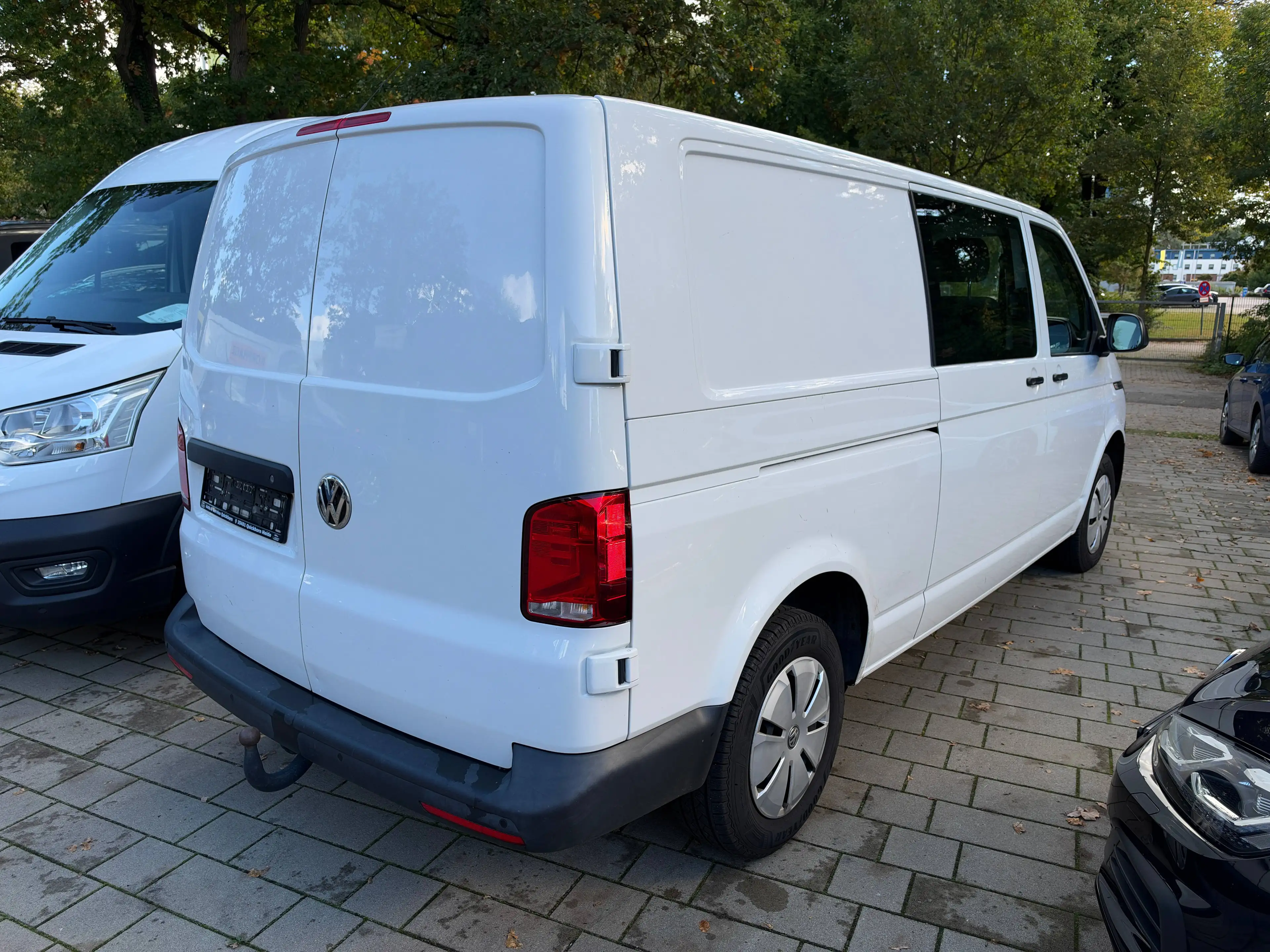 Volkswagen T6.1 Transporter FWD lang Automatik 6 Sitzer*PDC*AHK*Klima*MWST — photo 5