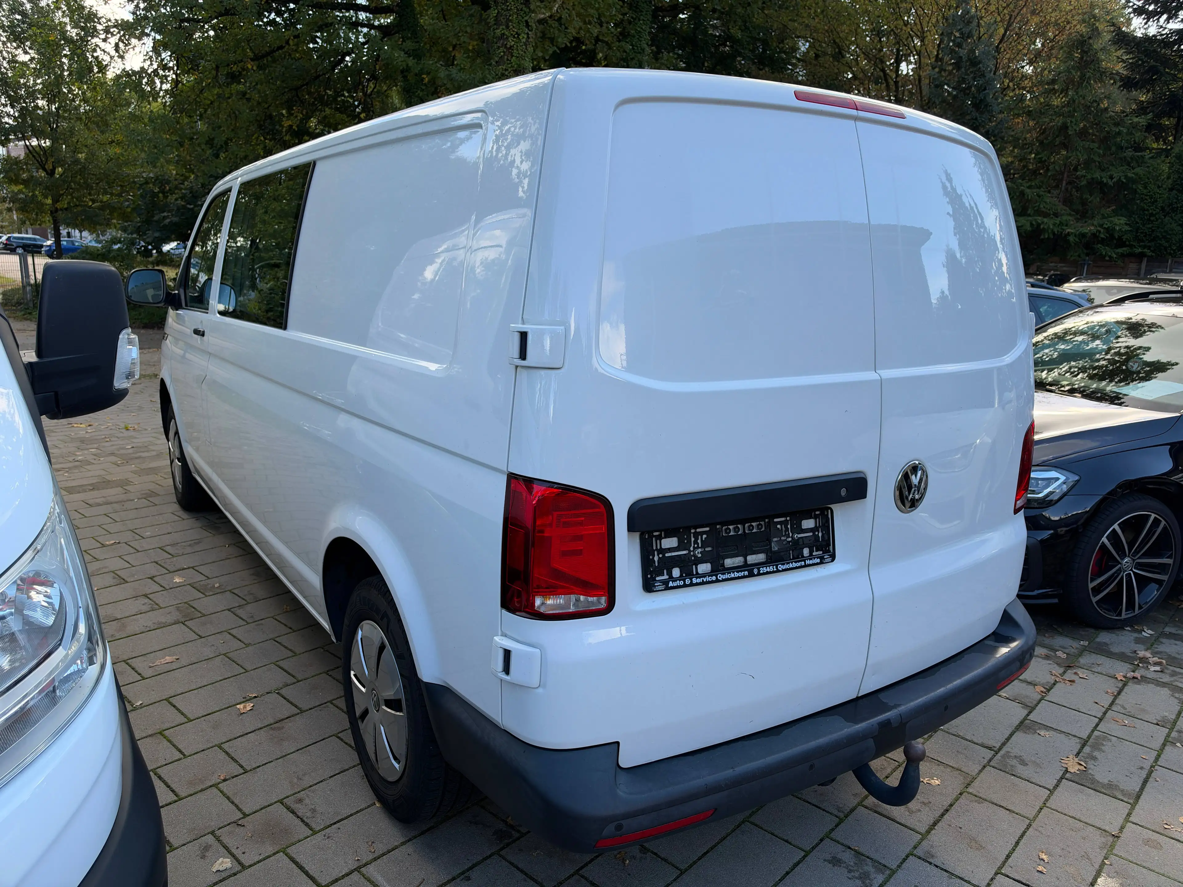 Volkswagen T6.1 Transporter FWD lang Automatik 6 Sitzer*PDC*AHK*Klima*MWST — photo 3