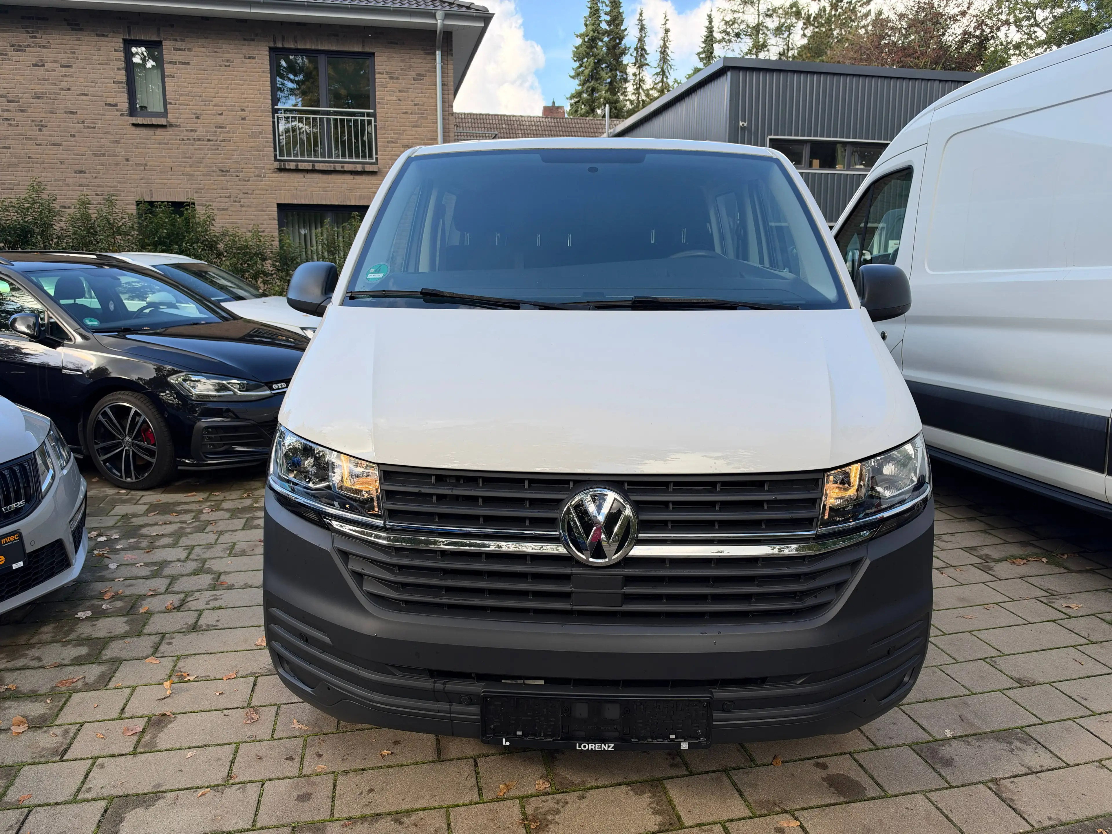 Volkswagen T6.1 Transporter FWD lang Automatik 6 Sitzer*PDC*AHK*Klima*MWST — photo 2