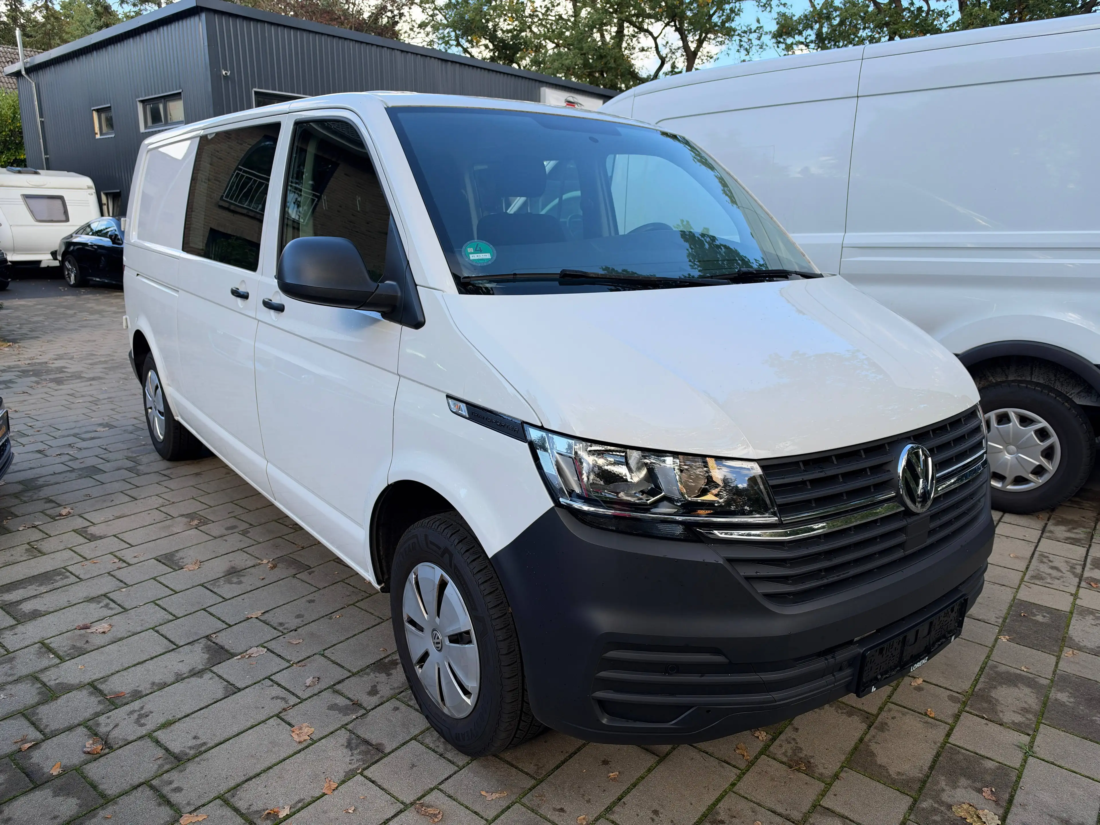 Volkswagen T6.1 Transporter FWD lang Automatik 6 Sitzer*PDC*AHK*Klima*MWST — photo 6