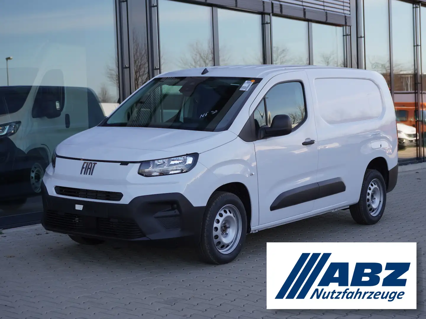 Fiat Doblo Maxi / 10-Zoll-Radio + Heckkamera Weiß - 1