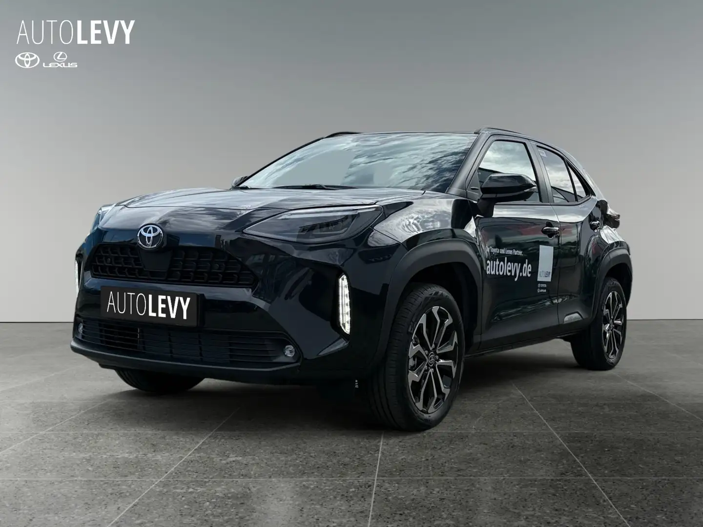 Toyota Yaris Cross - 1.5 l 4x2 Hybrid  Teamplay Navi+RFK Schwarz - 2