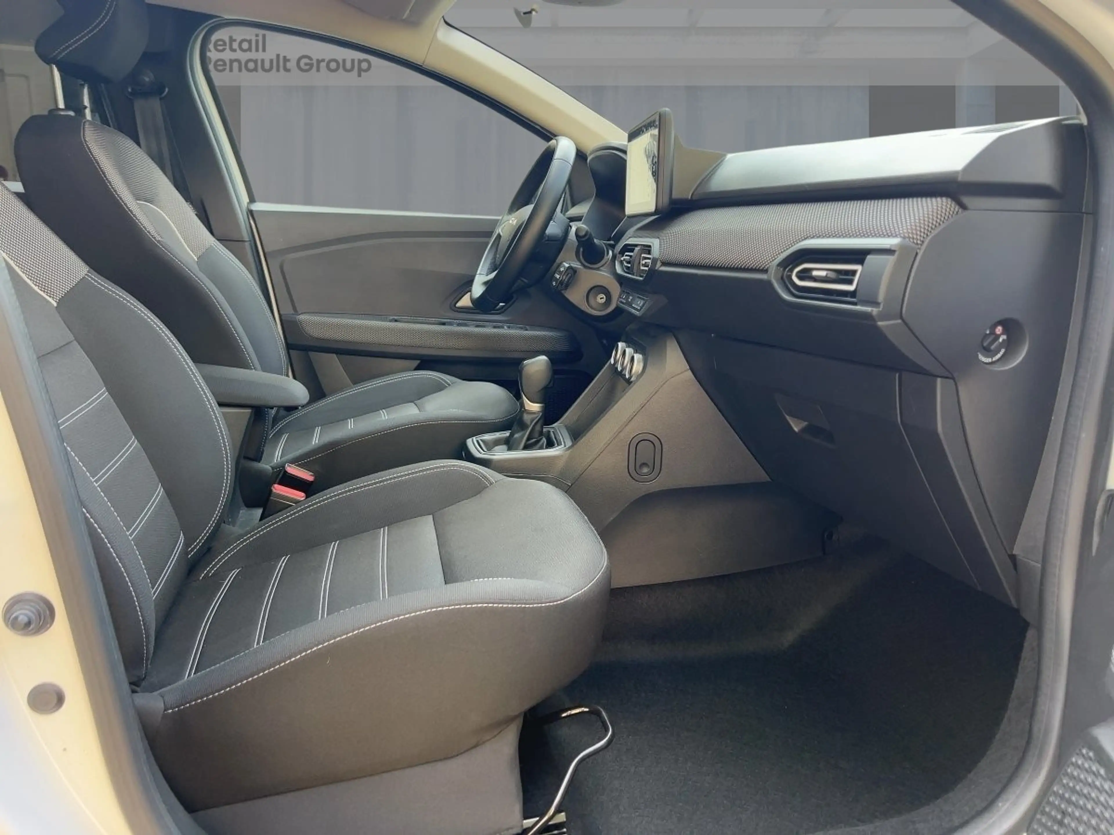 Dacia Jogger Expression Hybrid 140 7-Sitzer PDC KLIMA BT — photo 8