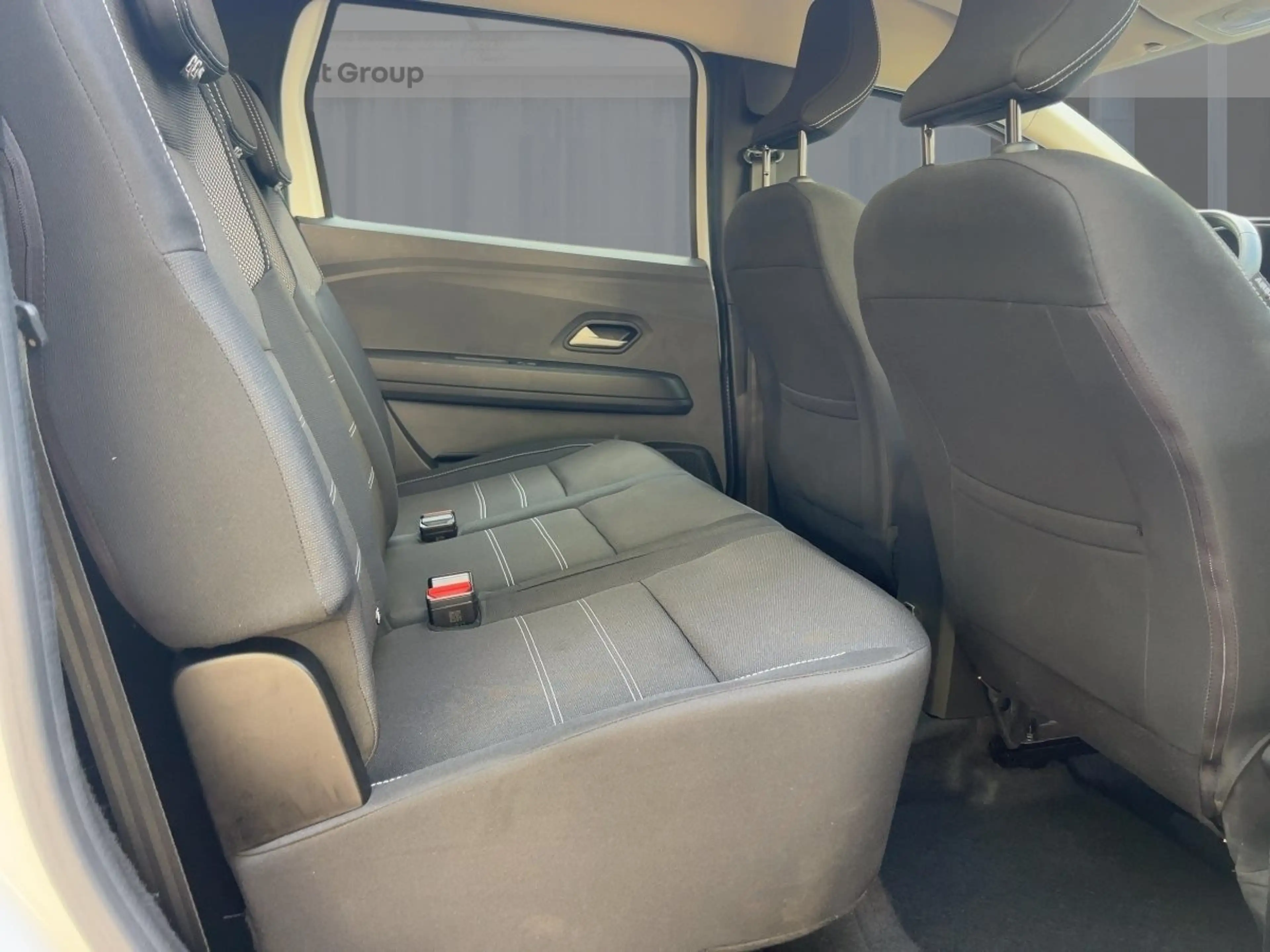 Dacia Jogger Expression Hybrid 140 7-Sitzer PDC KLIMA BT — photo 9