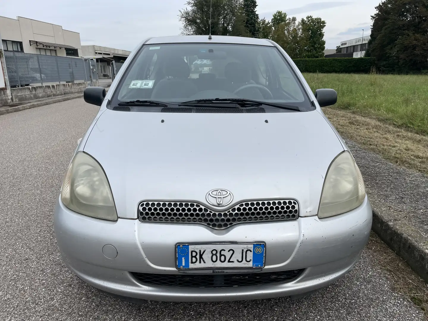Toyota Yaris 3p 1.0 Sol - 2
