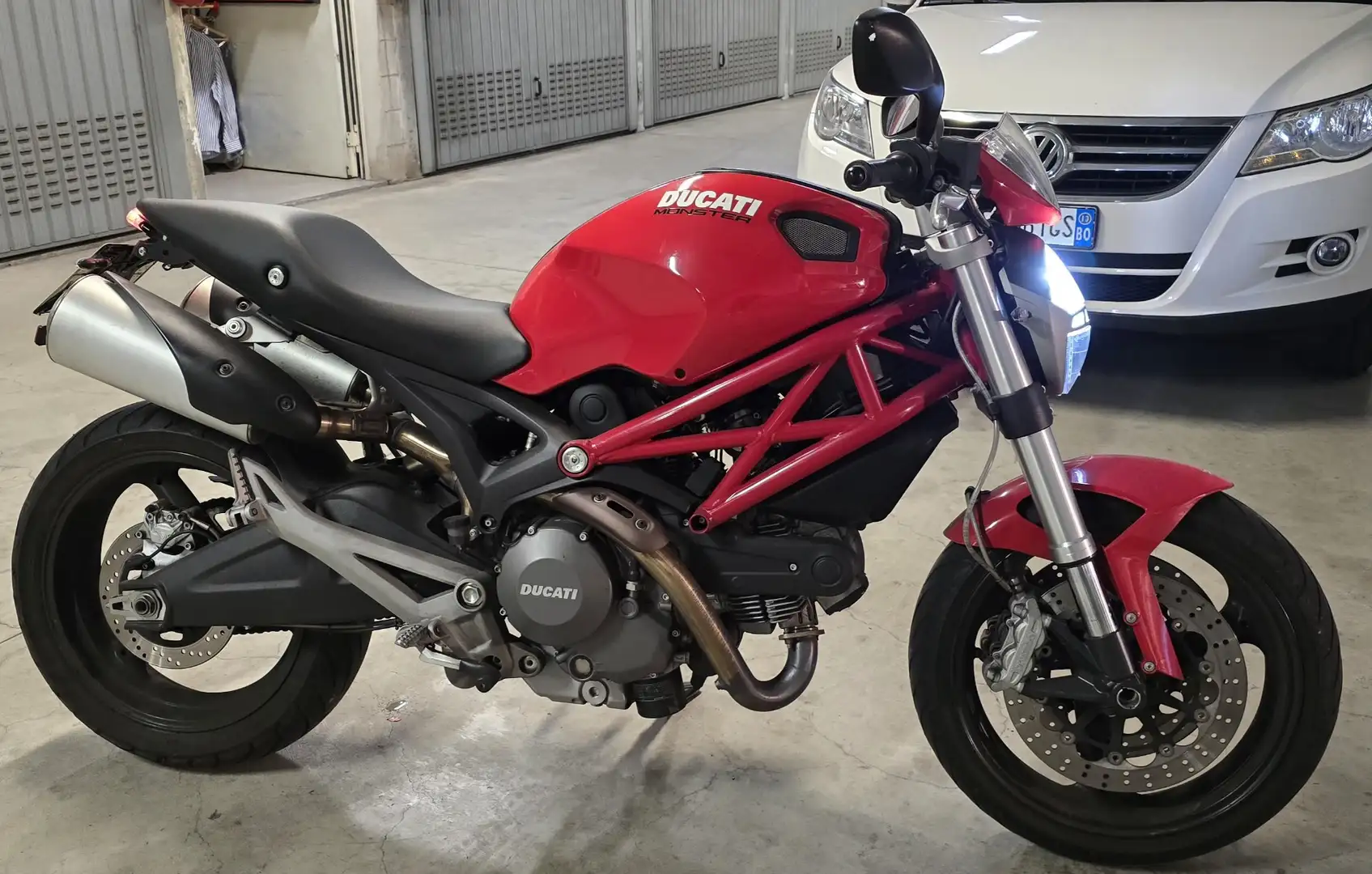 Ducati Monster 696 Roşu - 2