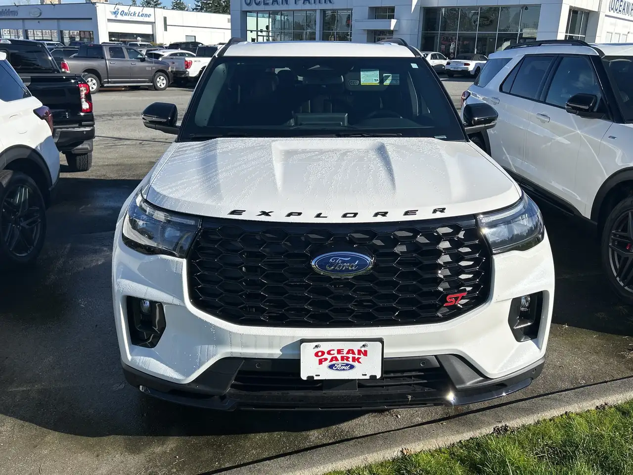 Ford Explorer снимка Ford Explorer