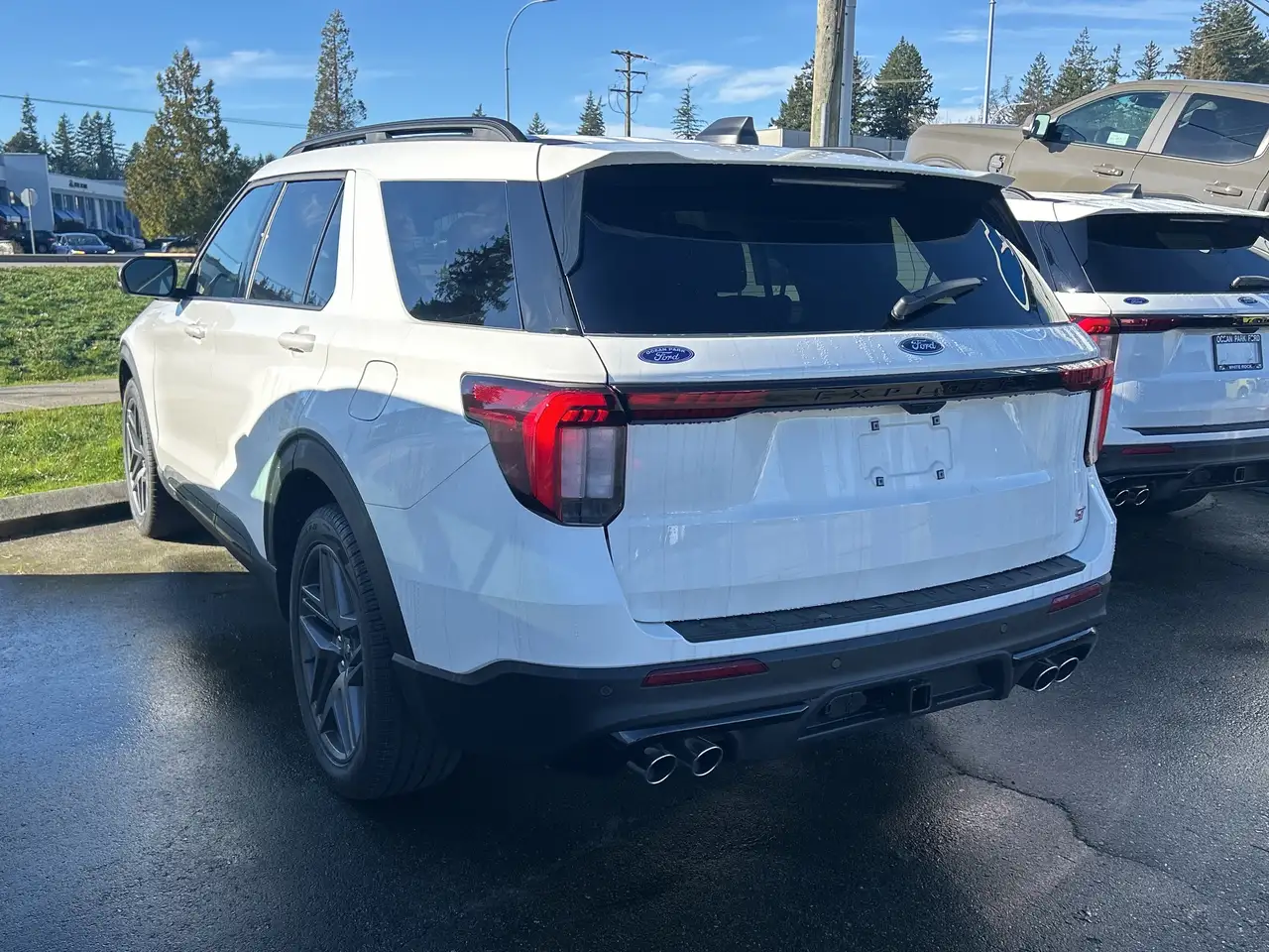 Ford Explorer снимка Ford Explorer