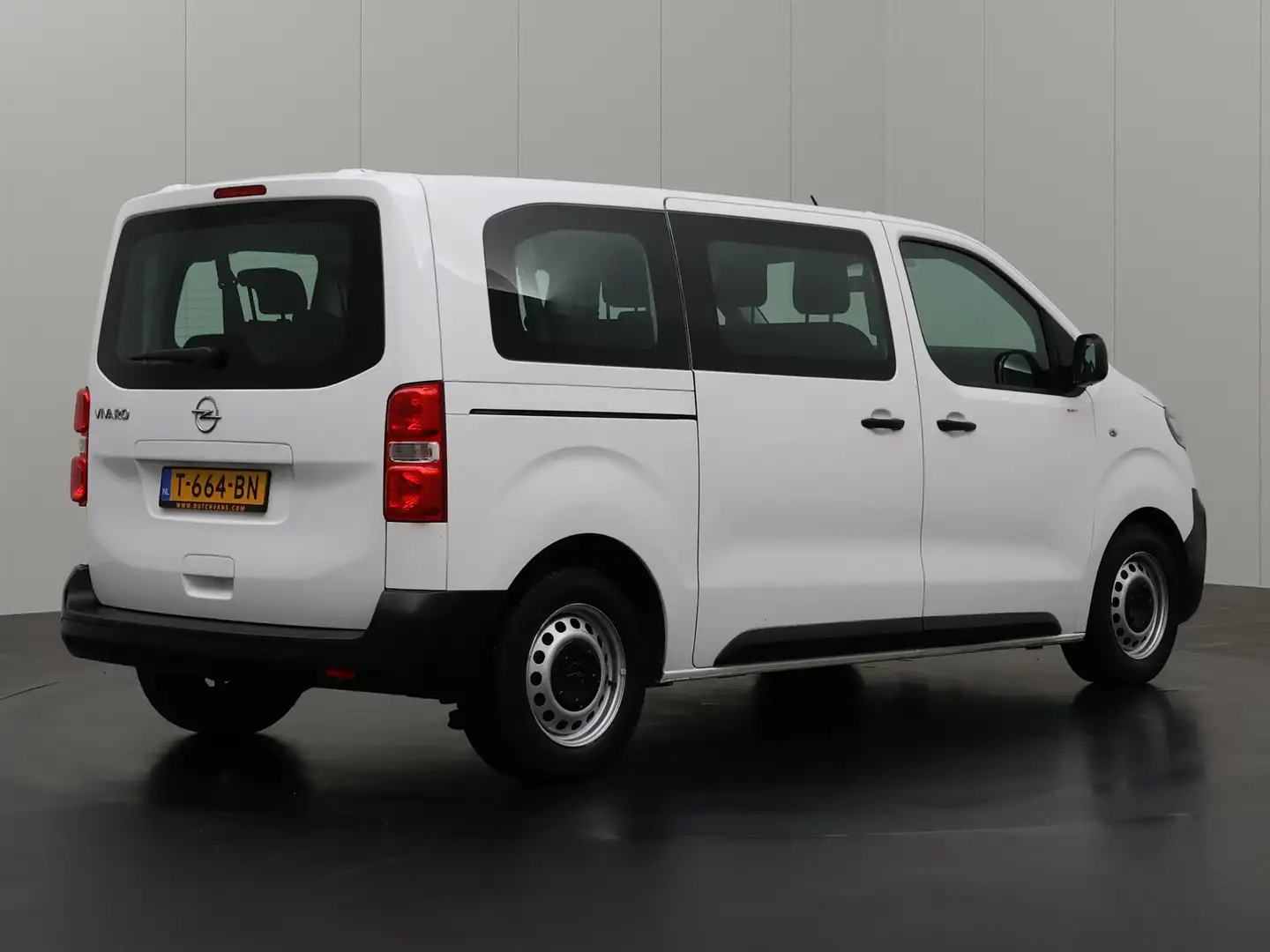 Opel Vivaro Combi 120PK XL Personenbus | 9-Persoons | € 24950, Blanc - 2