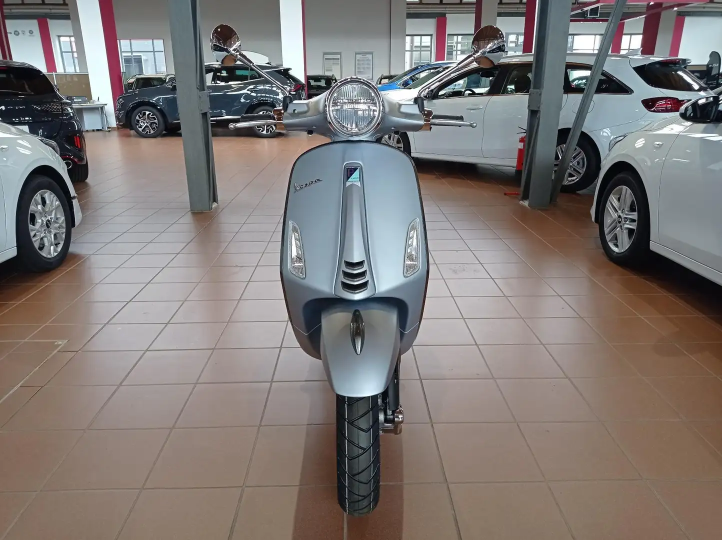 Vespa Primavera S 125 ccm MIA Cockpit Gris - 2