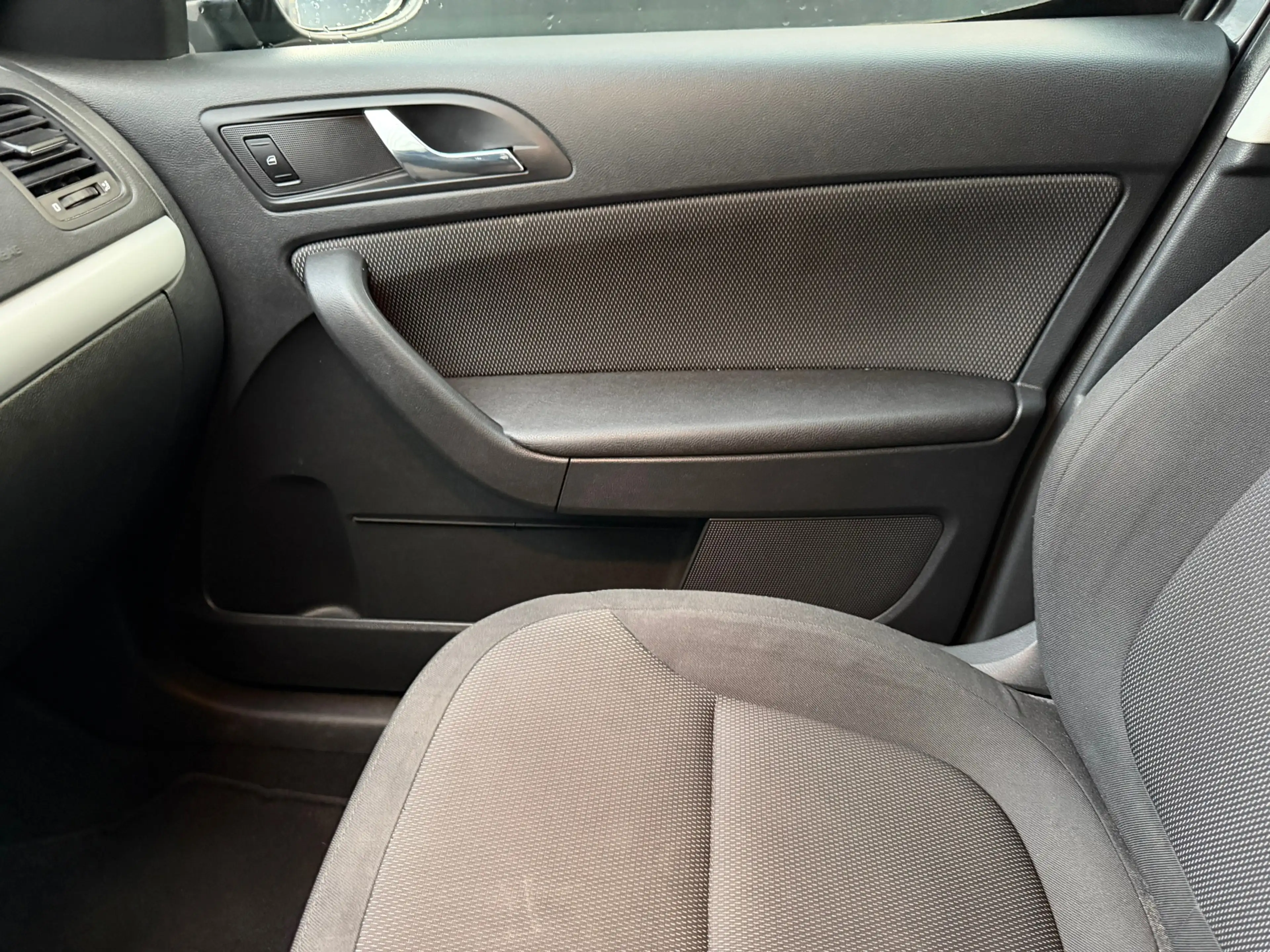 Skoda Yeti 1.8 TSI Ambition 4x4 — photo 11