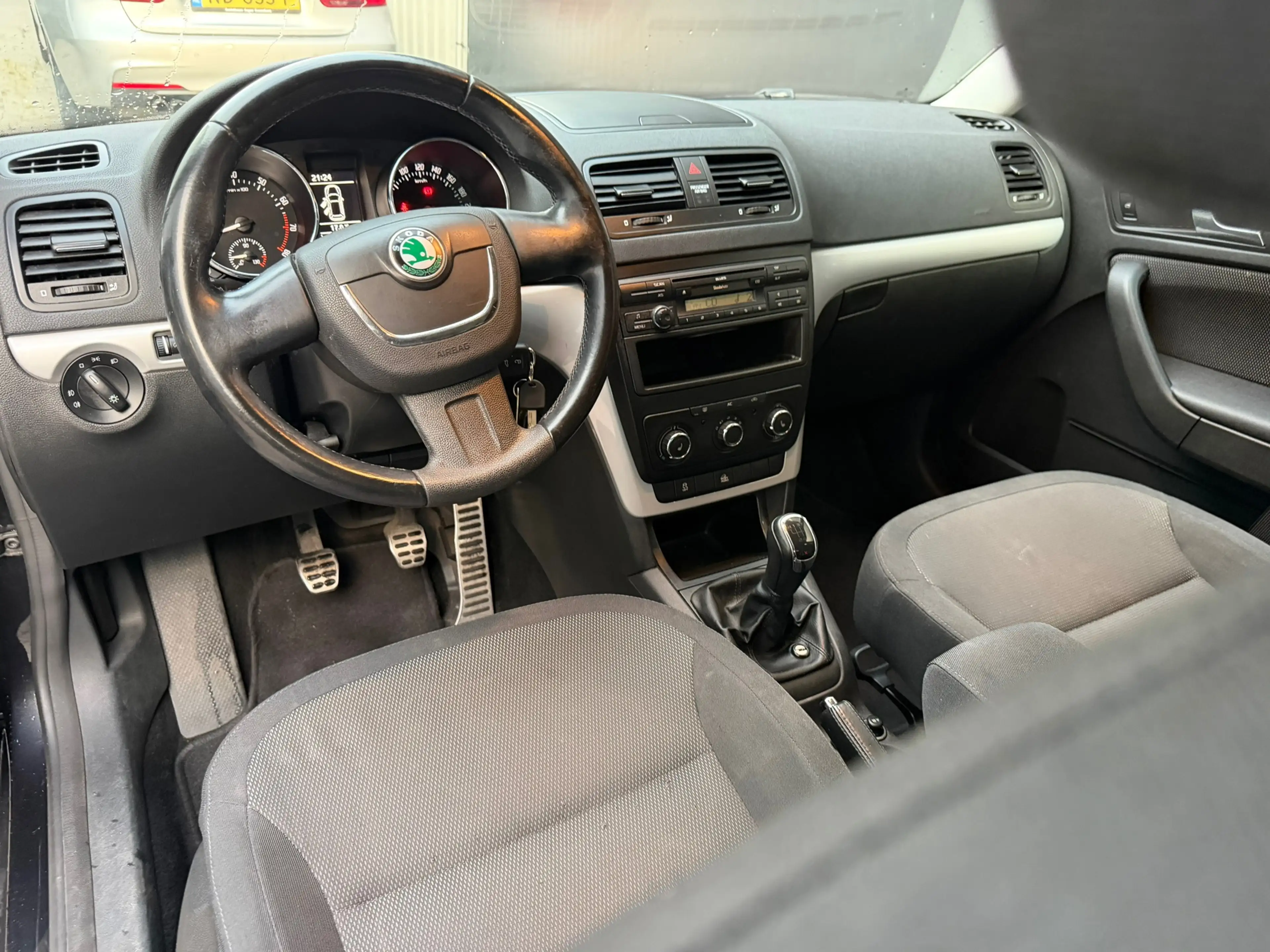 Skoda Yeti 1.8 TSI Ambition 4x4 — photo 3