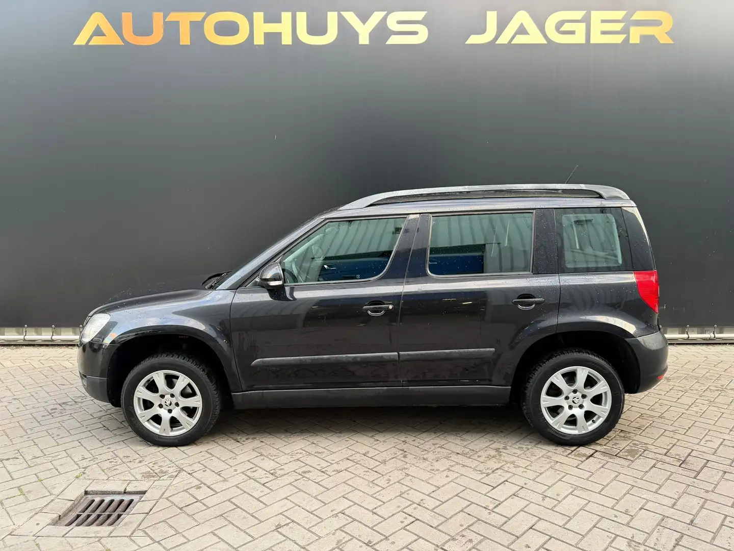 Skoda Yeti 1.8 TSI Ambition 4x4 Zwart - 2