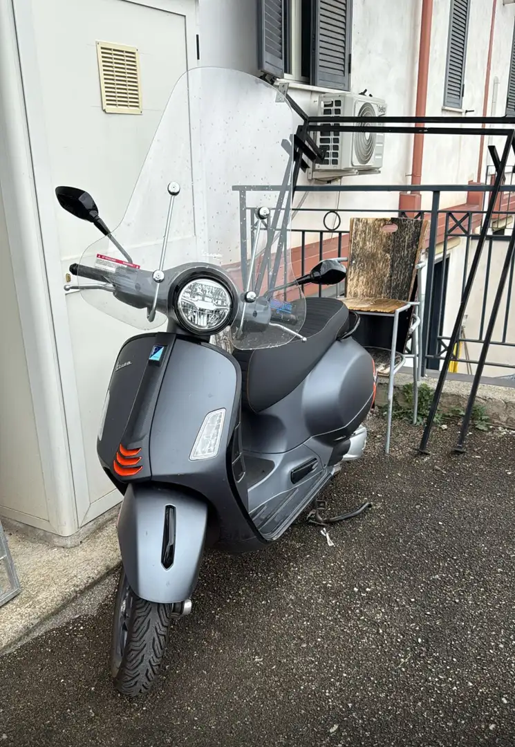 Piaggio GTS 300 - 1